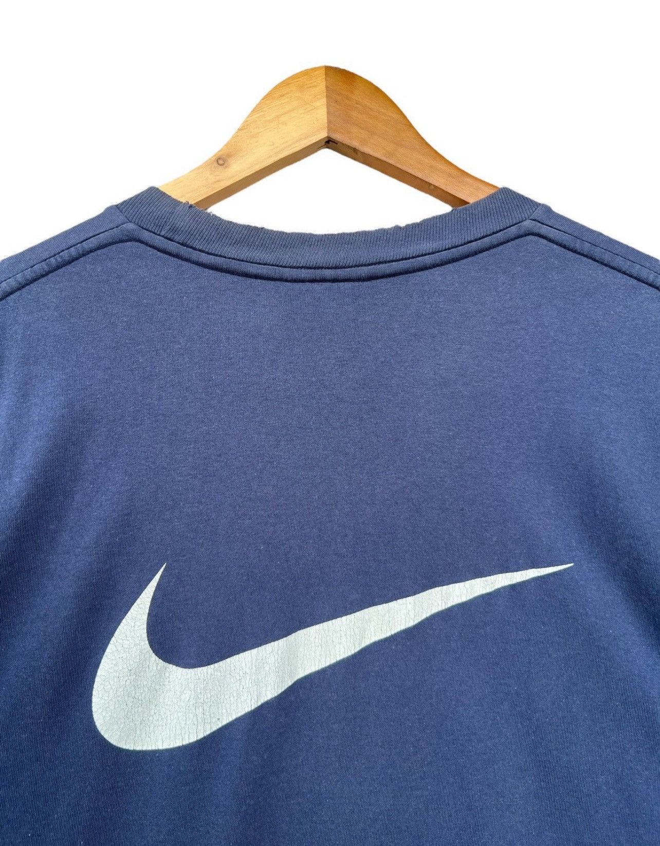 Nike Vintage 90s Nike Backhit spellout Baggy Boxy Sunfaded Tees Size US L / EU 52-54 / 3 - 4 Thumbnail
