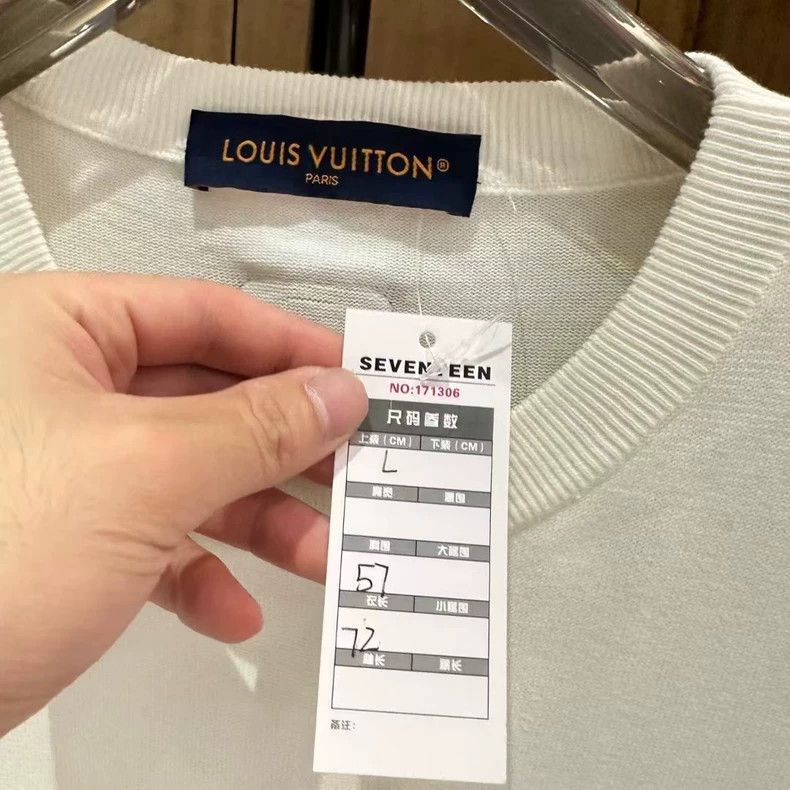 Louis Vuitton Louis Vuitton 25 New Leather Letter Knit White Short Sleev Size US L / EU 52-54 / 3 - 6 Thumbnail
