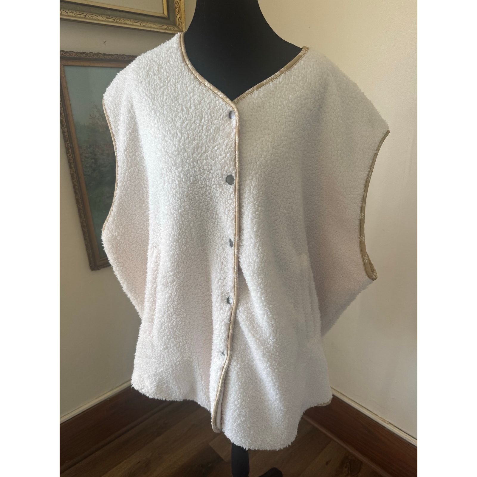 Free People Free People Cuddle Up Sherpa Poncho Vest XL Ivory Oversized Size XL / US 12-14 / IT 48-50 - 1 Thumbnail