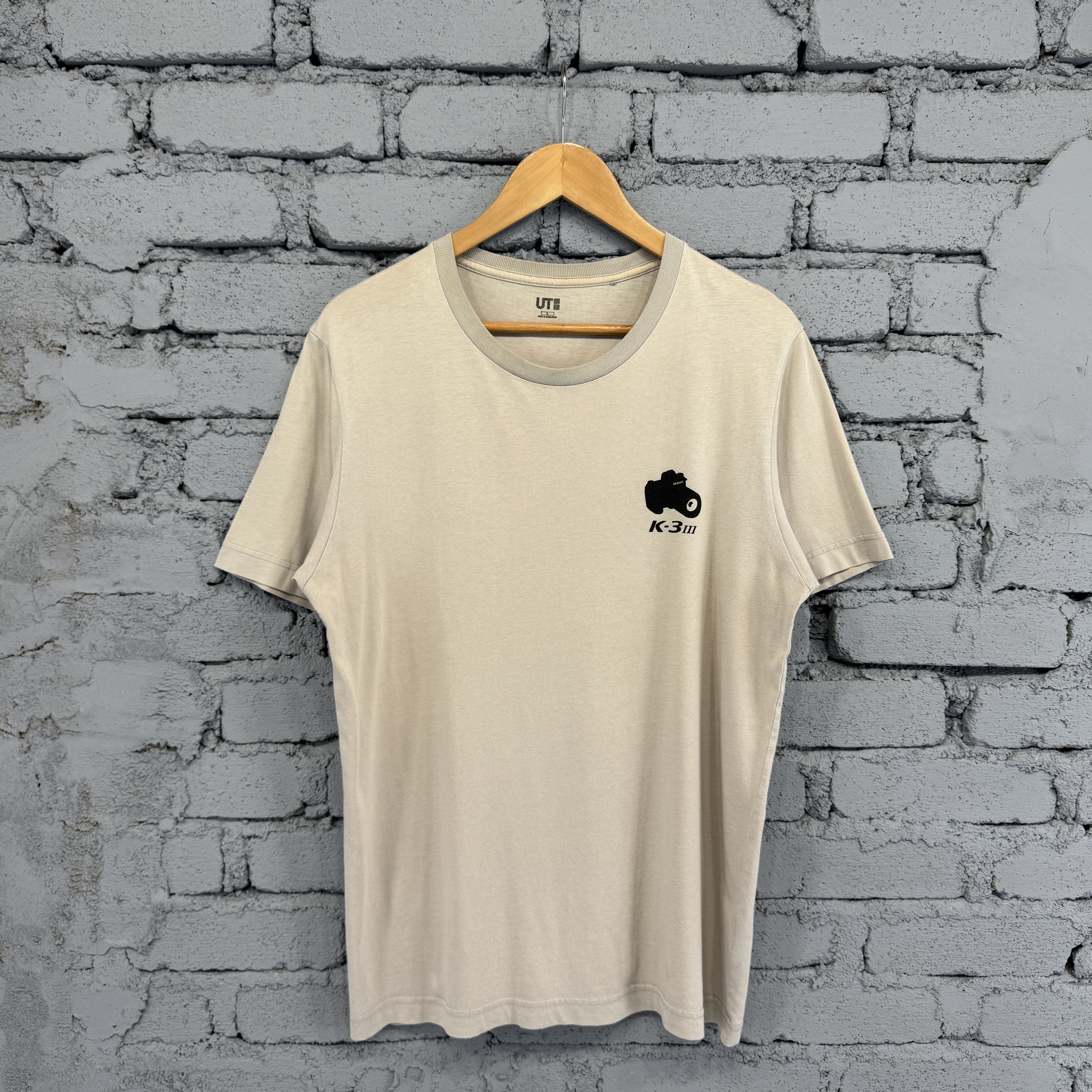 Uniqlo Uniqlo UT Pentax K-3 Mark III Camera Sunfaded Tshirt Size US L / EU 52-54 / 3 - 2 Thumbnail