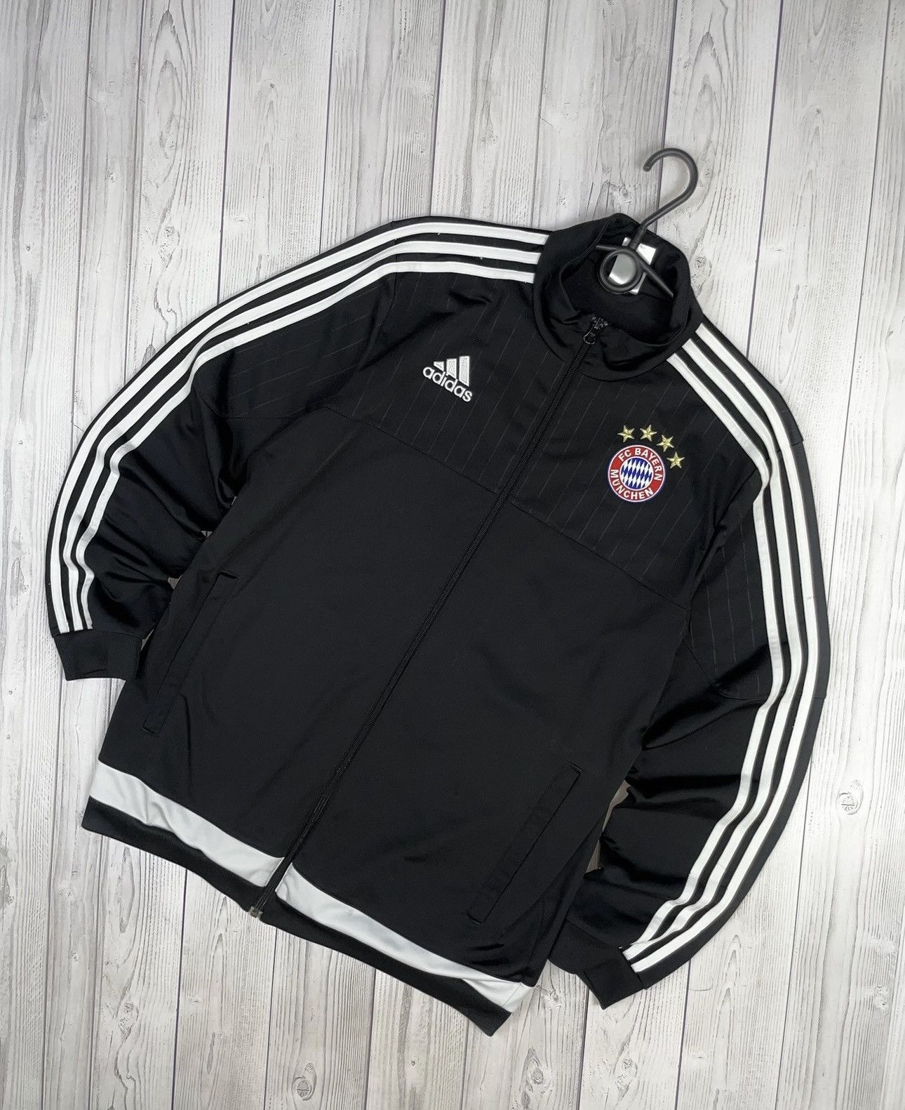 Adidas Vintage adidas Bayern Munich track jacket size L black Size US L / EU 52-54 / 3 - 1 Thumbnail