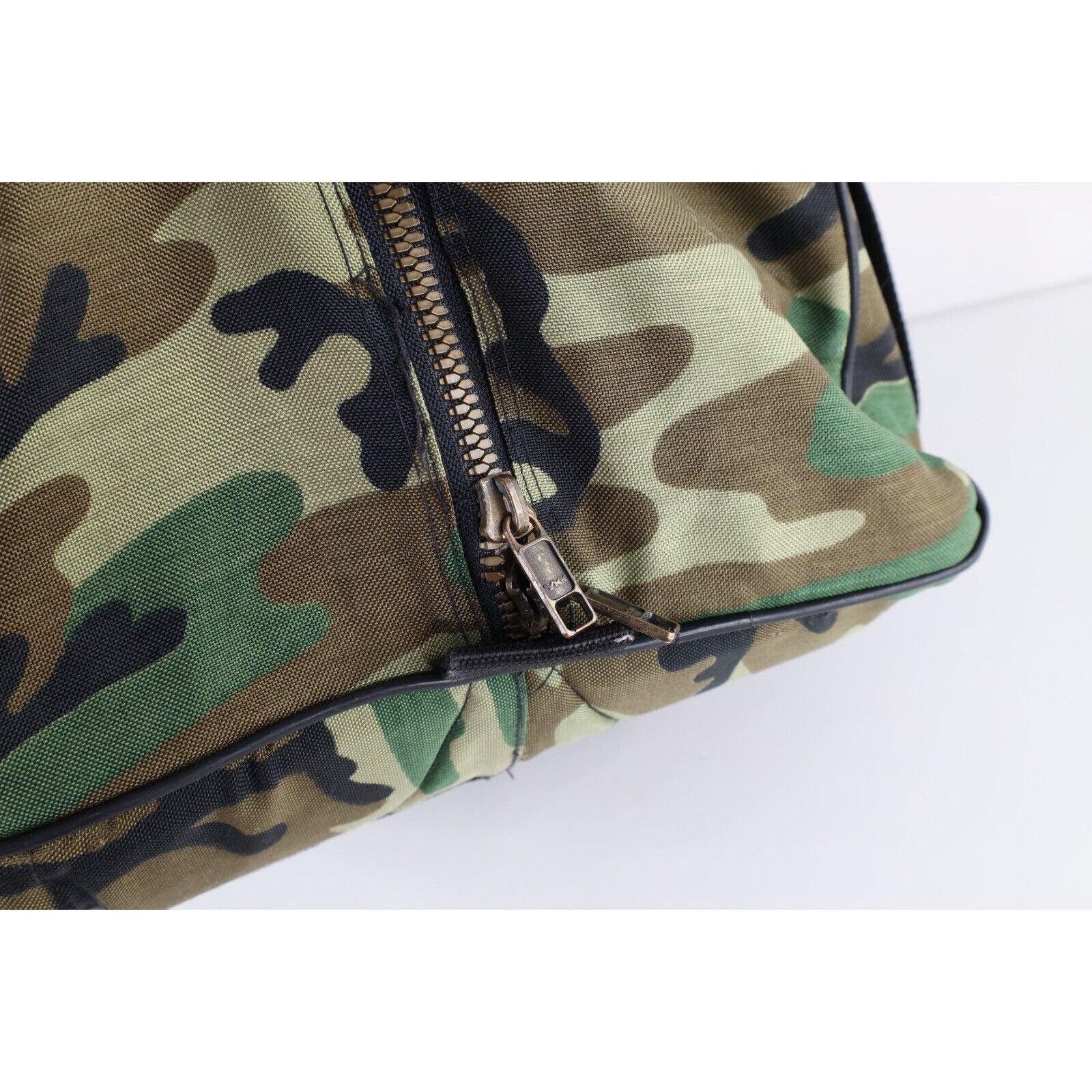 Vintage Vintage 90s Winchester Distressed Handled Camouflage Bag Size ONE SIZE - 8 Thumbnail