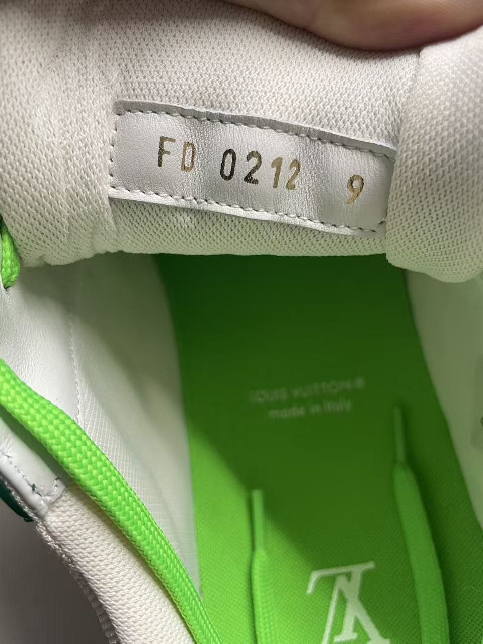 Louis Vuitton Louis Vuitton Green & White Leather Trainer Sneakers Size US 9 / IT 39 - 12 Thumbnail