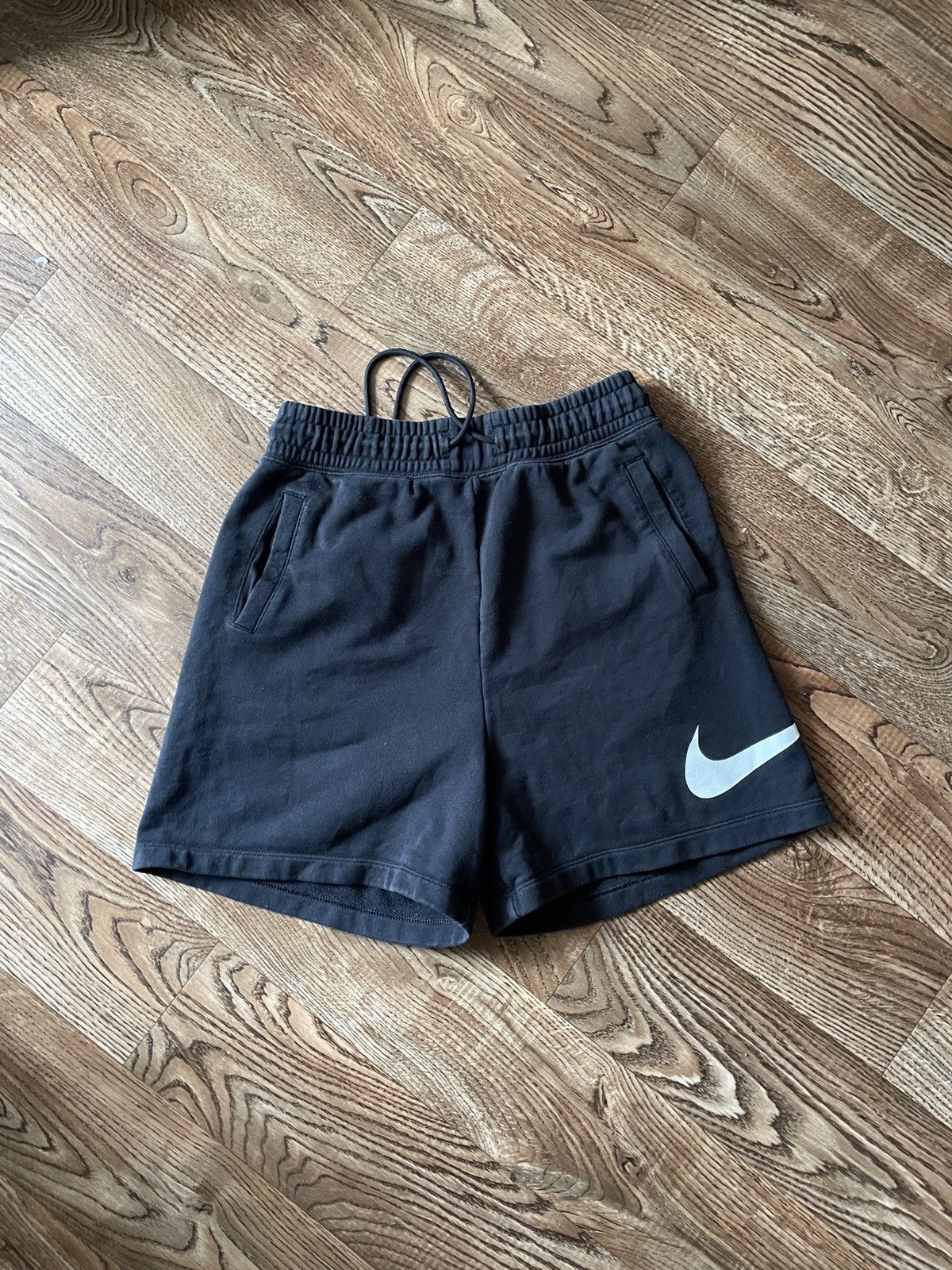 Nike Nike Shorts Big Swoosh Logo Small Black like New Size US 30 / EU 46 - 1 Thumbnail