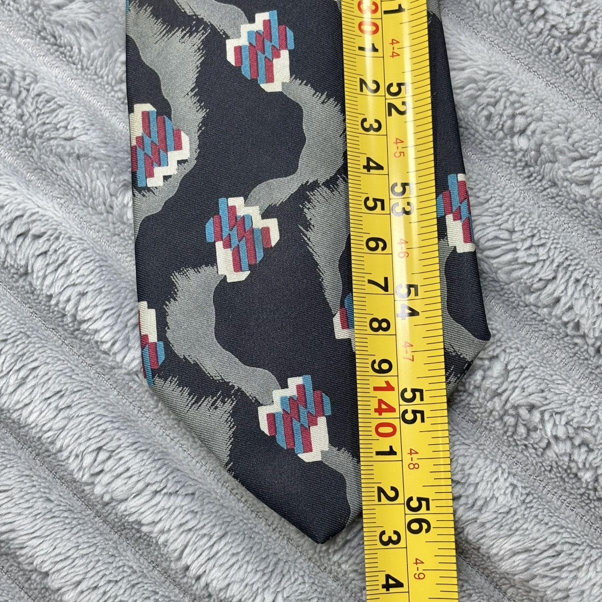 Giorgio Armani Giorgio Armani, 56in 100% pure silk Italy Aztec style print Size 46 - 5 Thumbnail