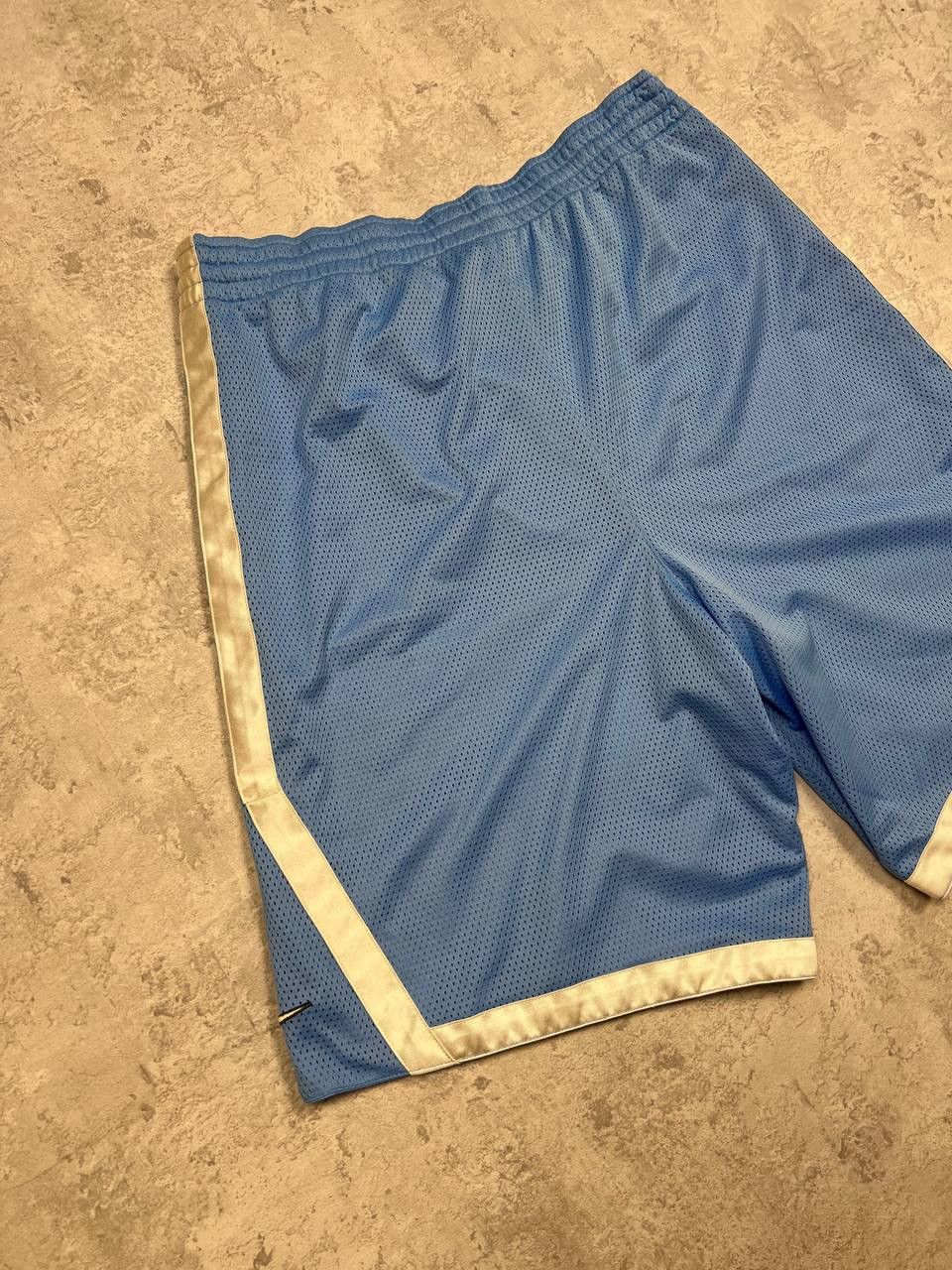 Nike Vintage Nike Shorts Basketball Size US 33 - 9 Thumbnail