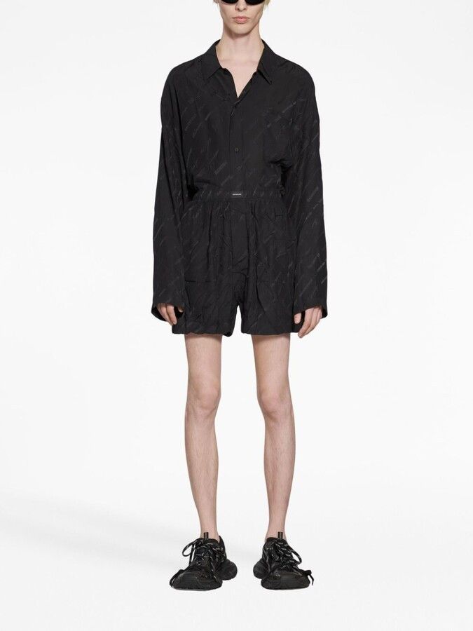 Balenciaga o1w1db10425 Logomania All Over Pyjama Shorts in Black Size US 32 / EU 48 - 2 Thumbnail