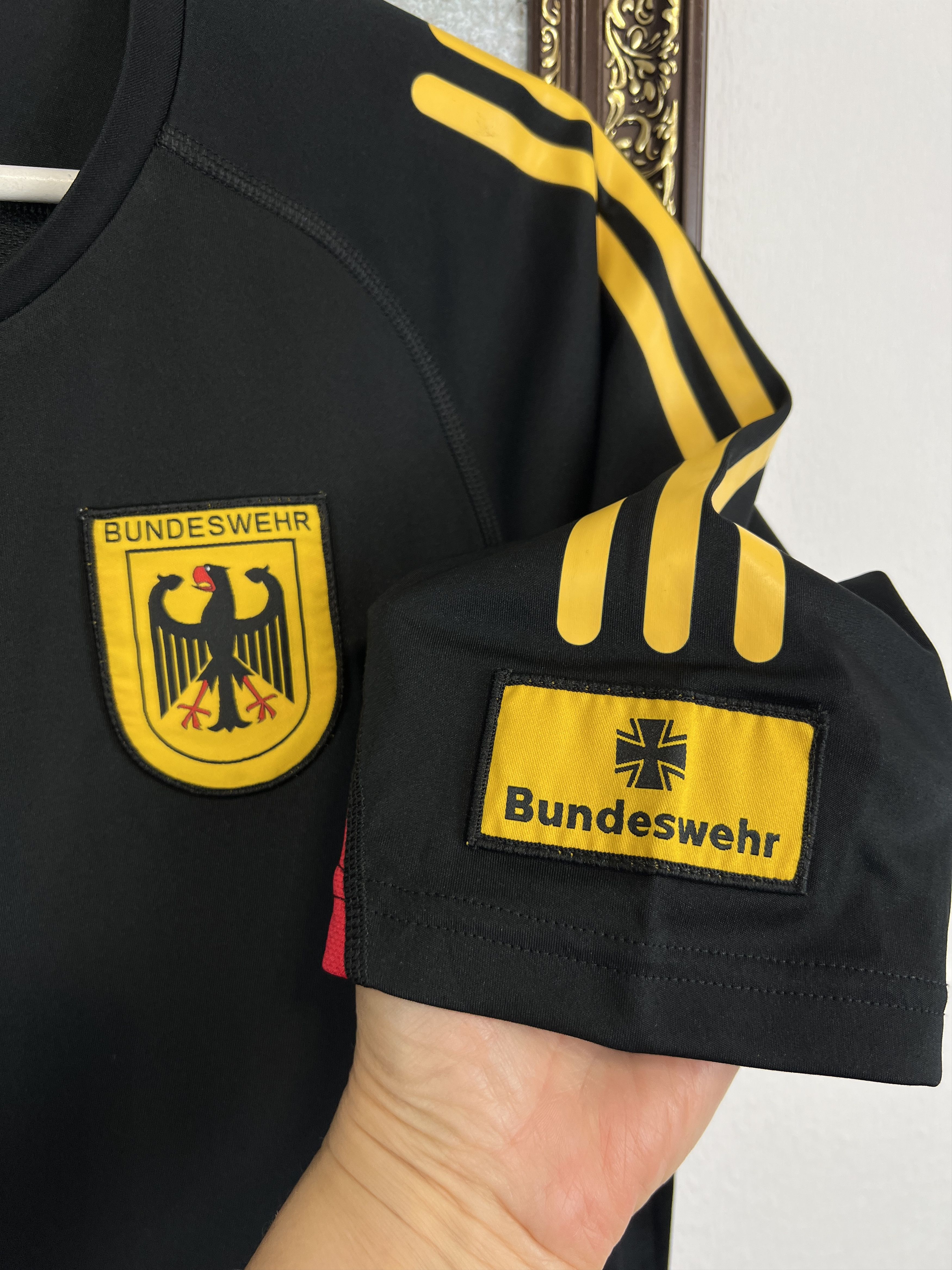 Adidas Germany Deutschland Football Train Shirt Soccer Jersey Size US S / EU 44-46 / 1 - 4 Thumbnail