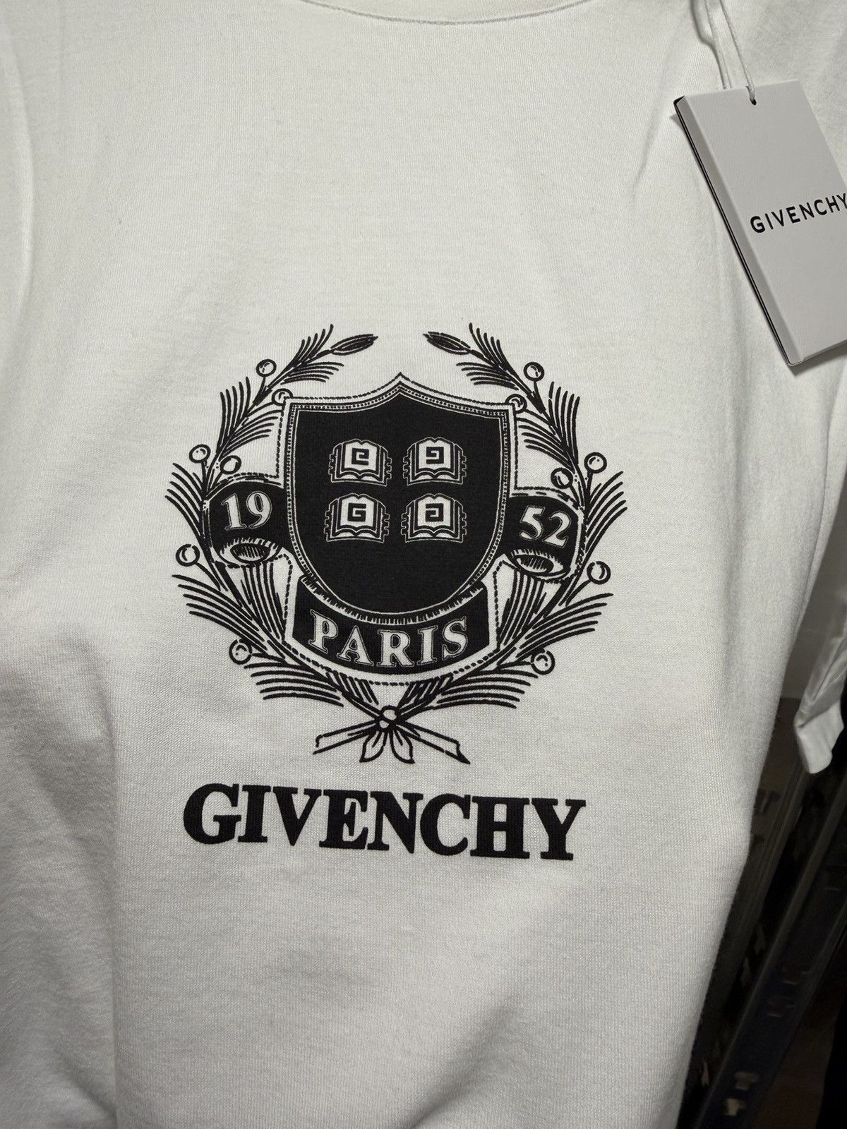 Givenchy Givenchy Crest Logo T-Shirt NEW 600$ Size US XXL / EU 58 / 5 - 5 Thumbnail