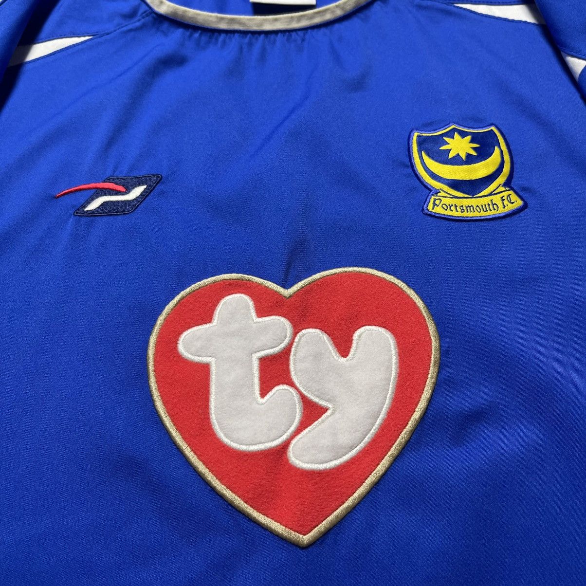 Pompeii PORTSMOUTH POMPEY 2004/2005 FOOTBALL HOME JERSEY #20 YAKUBU Size US XL / EU 56 / 4 - 6 Thumbnail