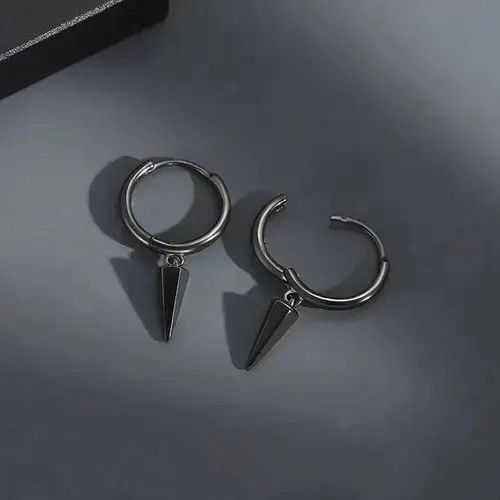 Japanese Brand Taperd Earring With Small Charm Size ONE SIZE - 2 Thumbnail
