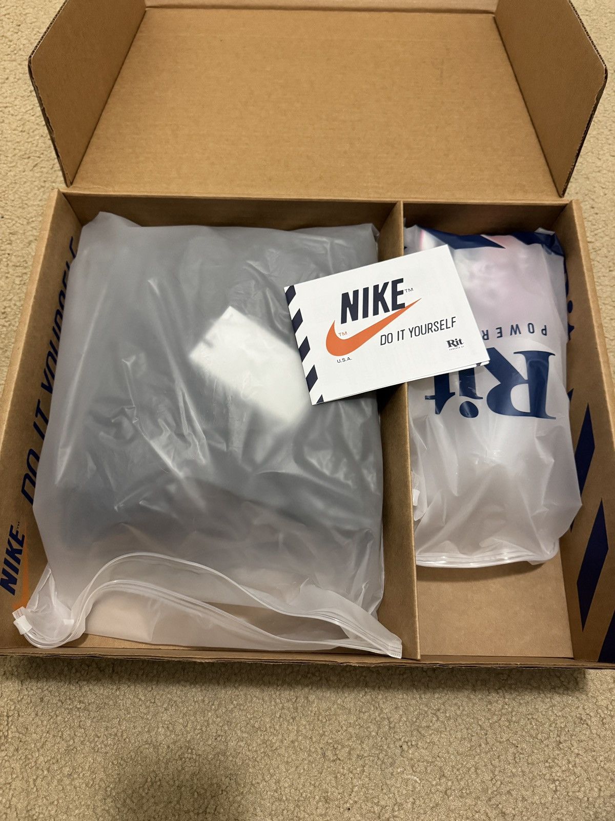 Nike Nike x RIT DIY Black Hoodie Reverse Dye Kit XL Brand New Size US XL / EU 56 / 4 - 2 Thumbnail