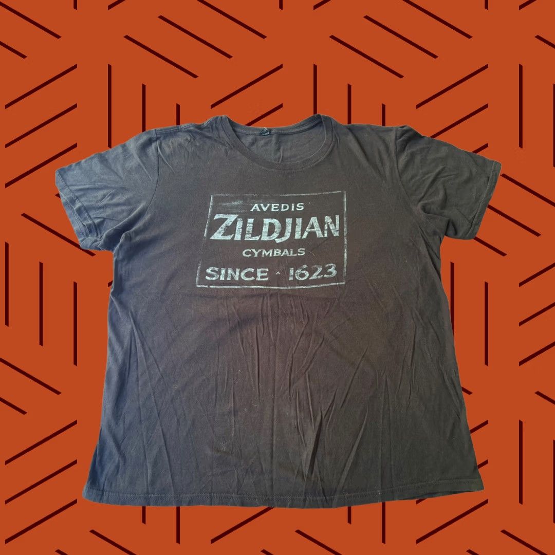 Vintage VINTAGE AVEDIS ZILDJIAN CYMBALS Shirt XL Unisex Black 1990s Since 1623 Logo Graphic Tee Size US XL / EU 56 / 4 - 1 Thumbnail