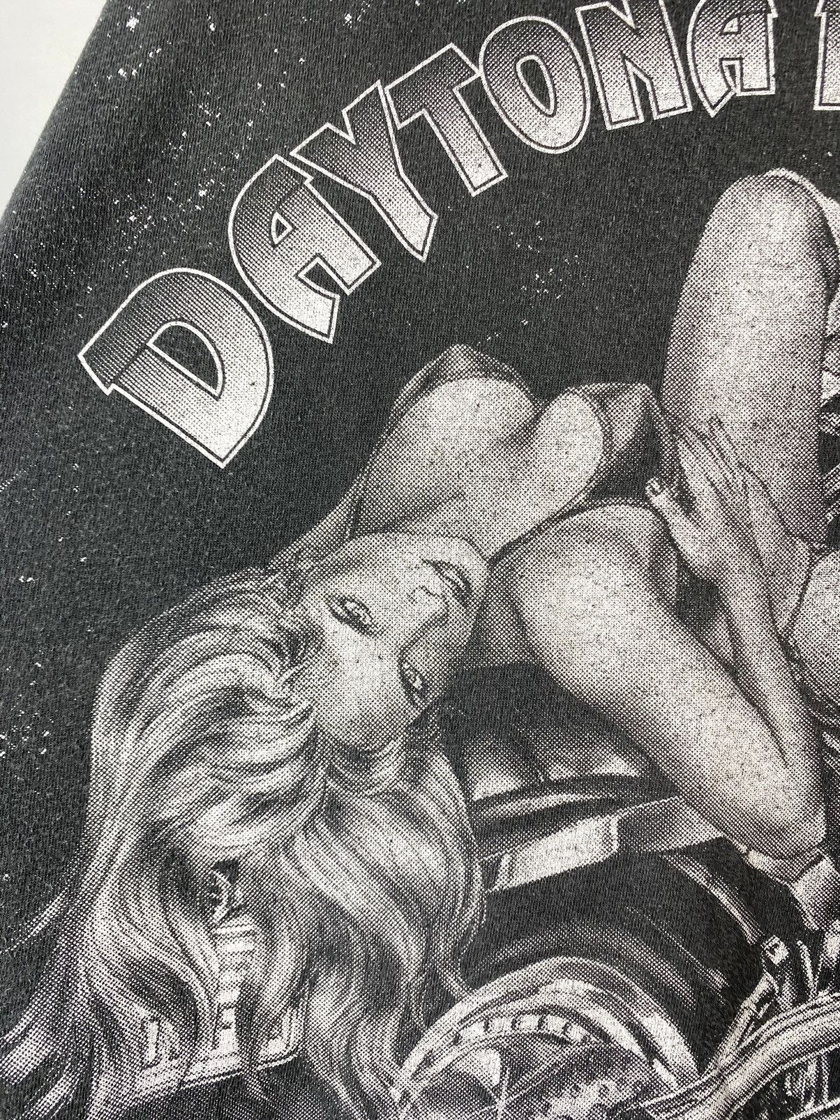 Band Tees 🔥 Vintage 1995 3D Emblem Daytona Bitch Bike Week T Shirt Size US XL / EU 56 / 4 - 11 Thumbnail