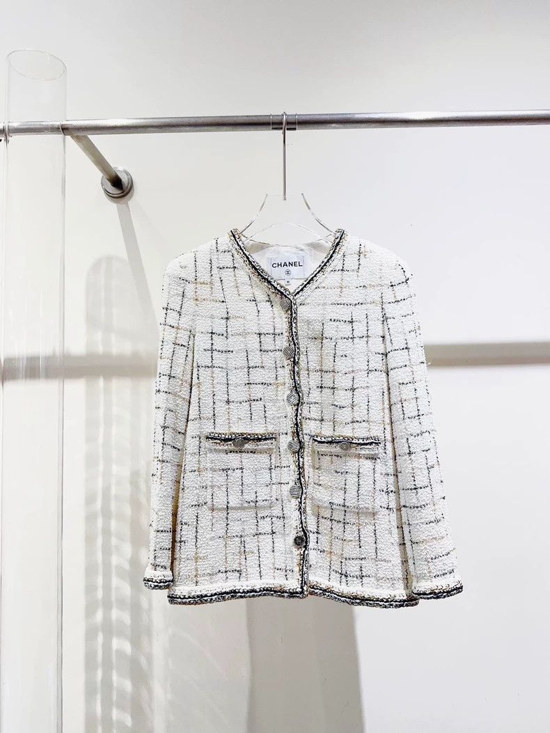Chanel Chanel White current robot jacket 2503-Nextarrow Size XS / US 0-2 / IT 36-38 - 1 Thumbnail