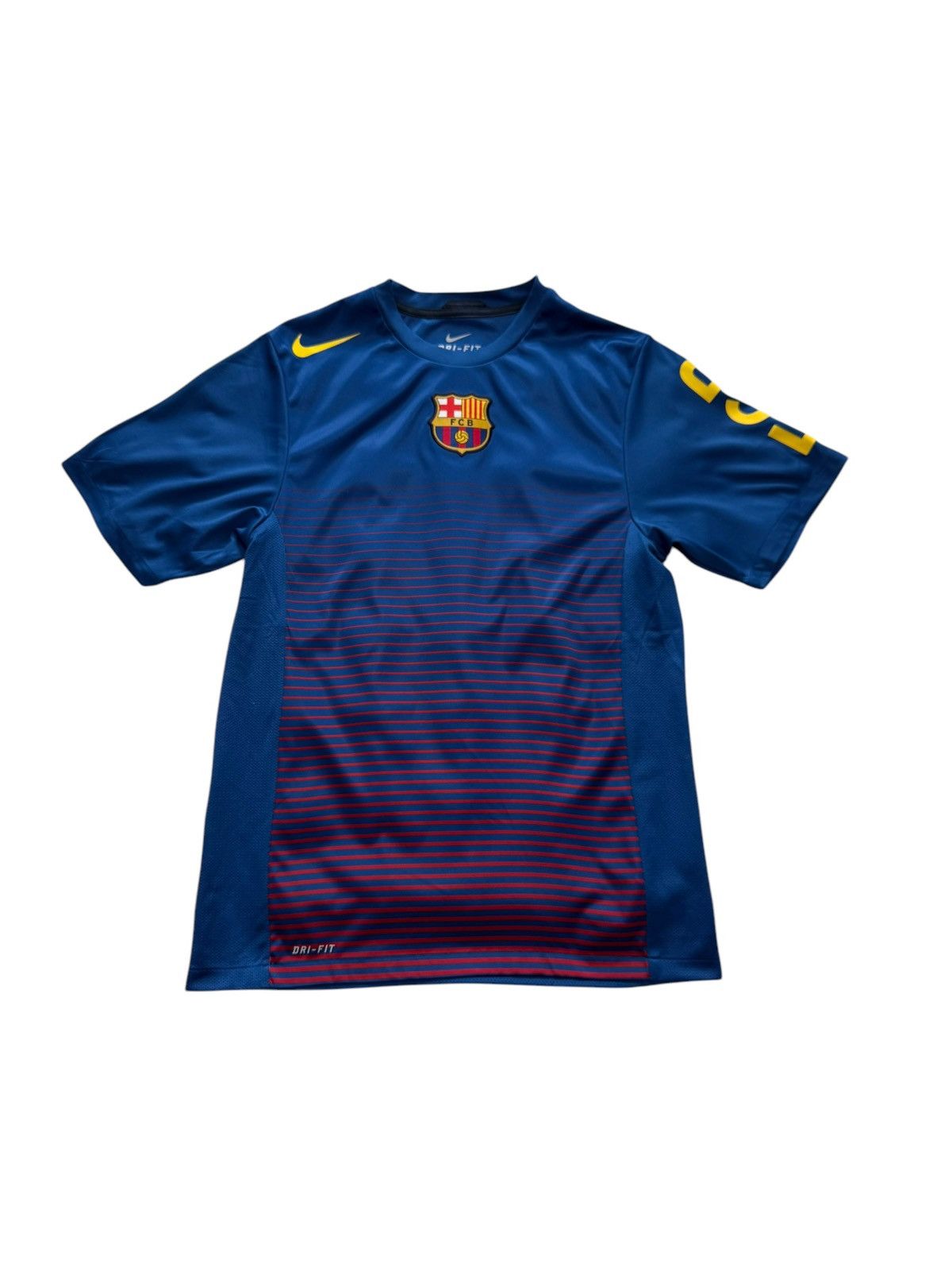 Other FC Barcelona pregame/training jersey Size US M / EU 48-50 / 2 - 1 Thumbnail
