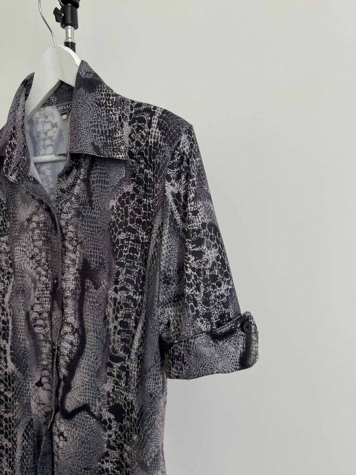 Versace Jeans Couture Vintage Versace Jeans Couture 90’s Snake Skin T-Shirt Blouse Size US M / EU 48-50 / 2 - 4 Thumbnail