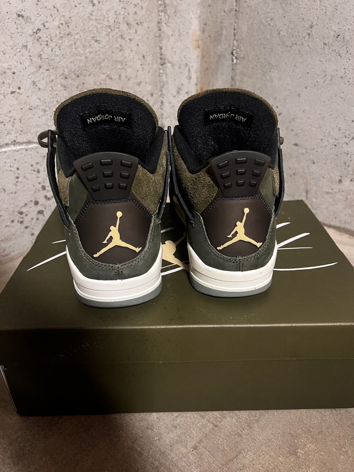 Jordan Brand Olive green retro Jordan 4 Size US 10 / EU 43 - 2 Thumbnail