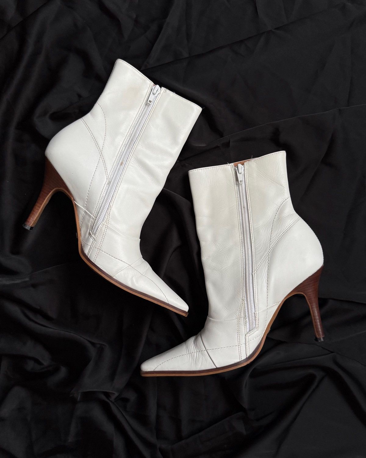 Vintage Archival Buffalo London Leather White Heels Shoes