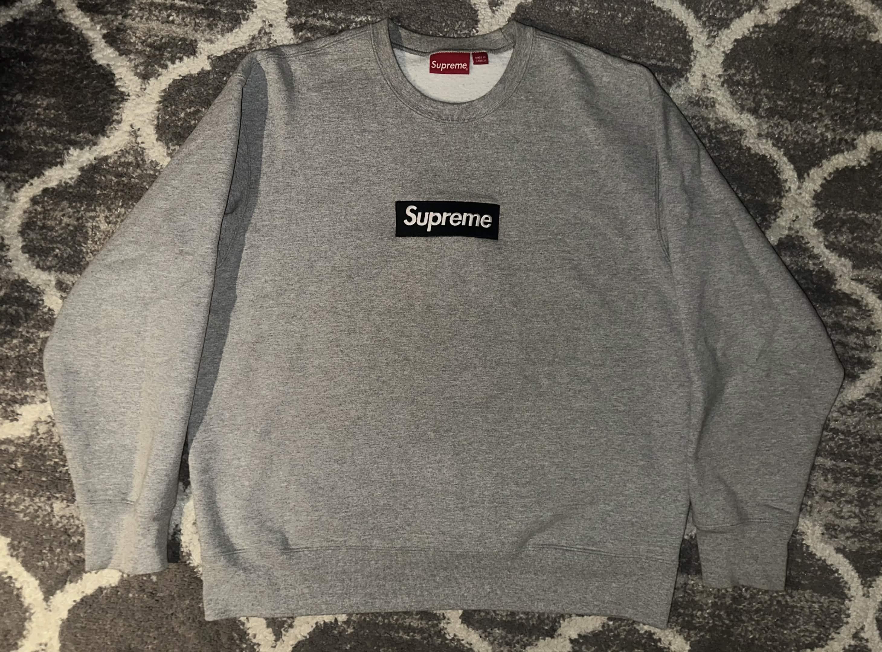 Supreme FW22 Box Logo Sweatshirt Grey L Size US L / EU 52-54 / 3 - 1 Thumbnail