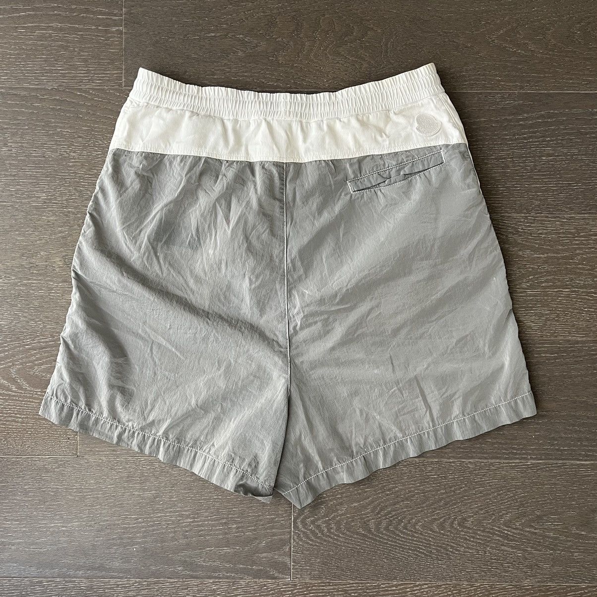 Moncler MONCLER Two-Tone Shorts White Grey Size 48 swim bathing suit Size US 32 / EU 48 - 2 Thumbnail