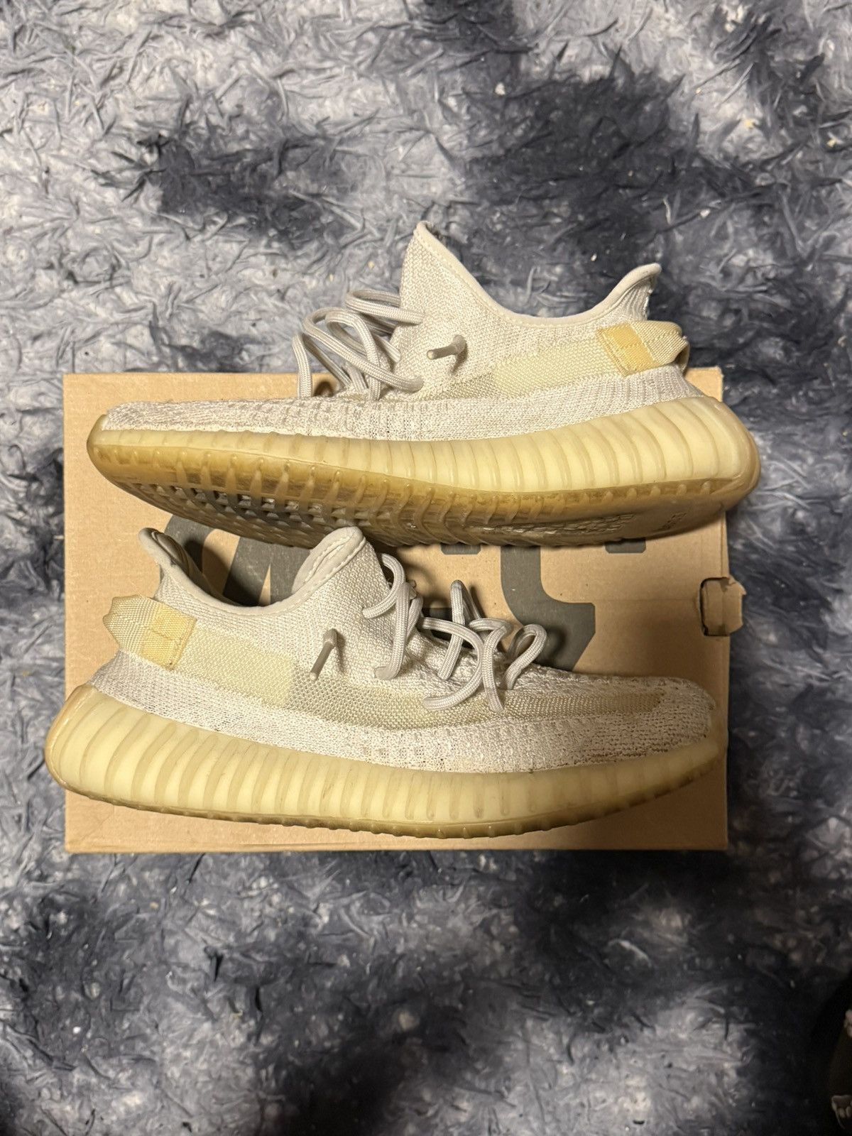 Yeezy adidas yeezy boost 350 v2 light Size US 8.5 / EU 41-42 - 1 Thumbnail