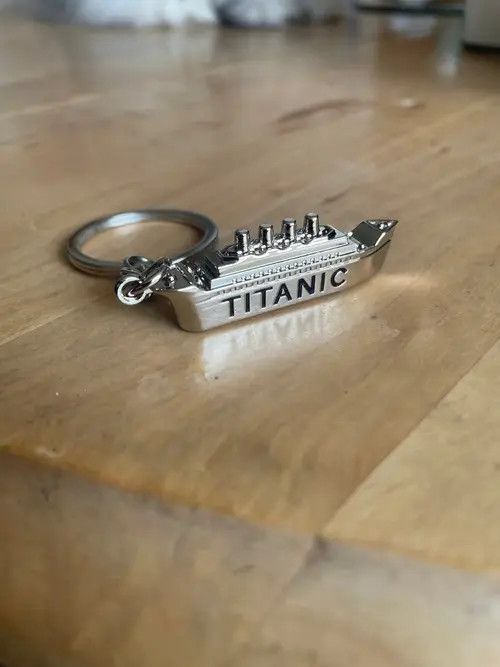 Other 3D Titanic Cruise Ship Model Keychain Size ONE SIZE - 2 Thumbnail