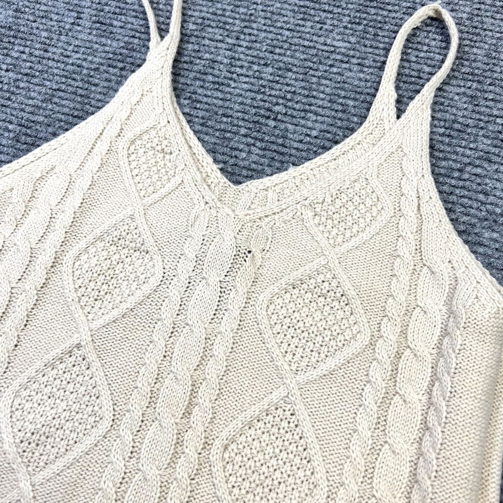Forever 21 FOREVER 21 Knit Mid-Length V-Neck Sweater Womens S Beige Soft Stretch New With Tag Size S / US 4 / IT 40 - 4 Thumbnail