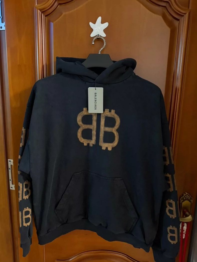 BALENCIAGA ビットコインロゴ ブラックフーディ BALENCIAGA Crypto Logo-Print Bleached Cotton-Jersey Hoodie