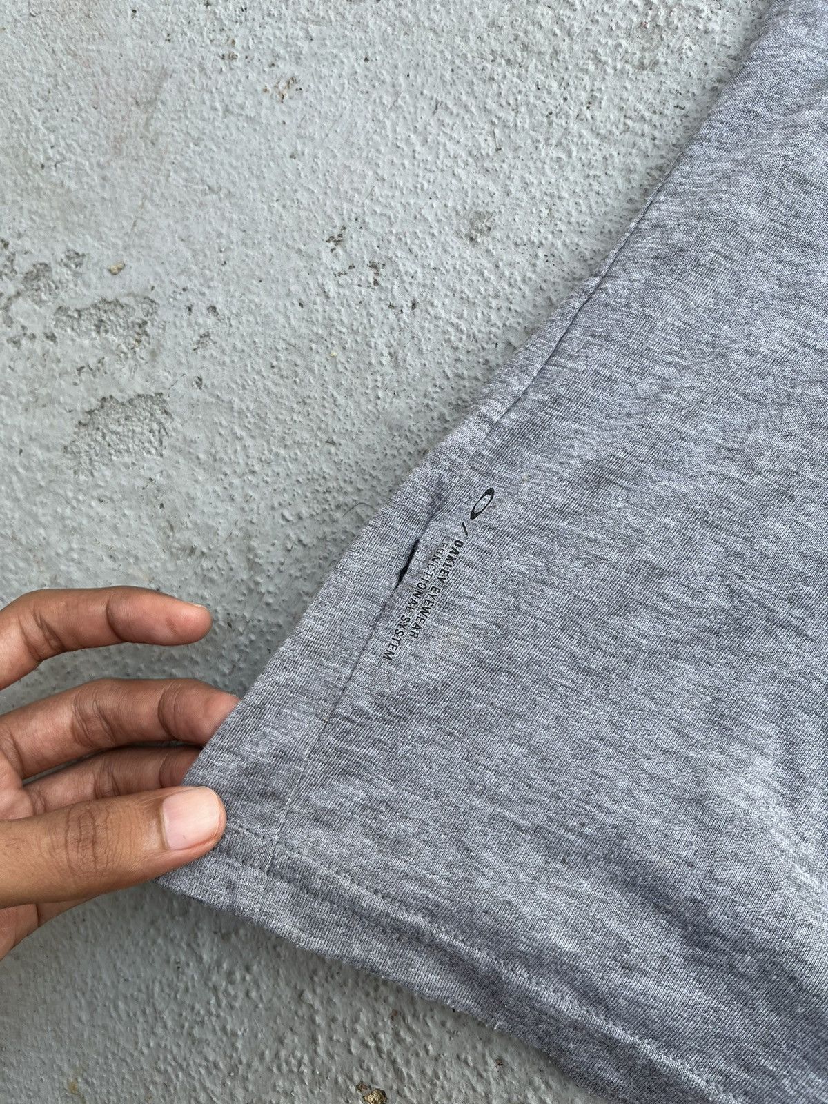 Oakley × Vintage OAKLEY SMALL LOGO TEE Size US S / EU 44-46 / 1 - 4 Thumbnail