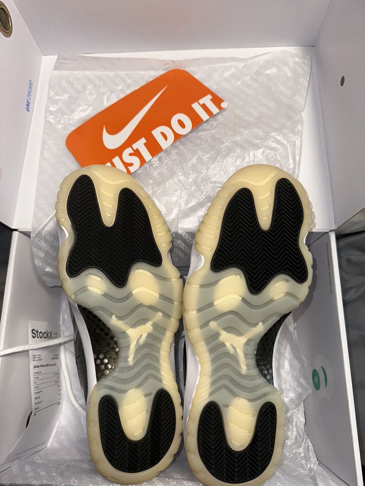 Jordan Brand × Nike Jordan 11 Retro - DMP Gratitude (2023) Size US 10.5 / EU 43-44 - 12 Thumbnail