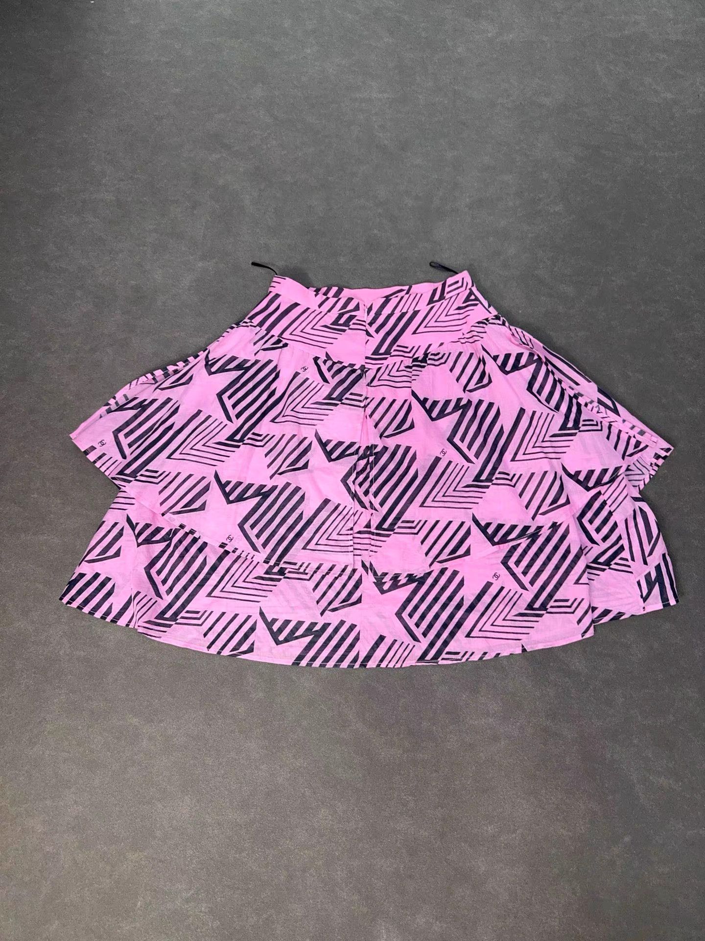Chanel Chanel 23 Coco Beach Pink Star Print Skirt K2 Size 36" / US 14 / IT 50 - 2 Thumbnail