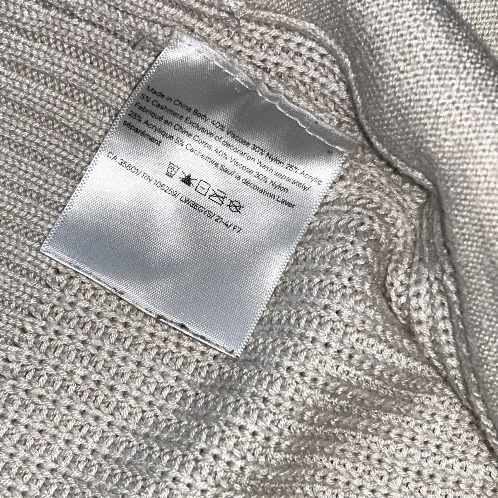 Lululemon VINTAGE Lululemon Cashlu Sweater Wrap Cardigan Women’s 4 Casual Knit V-Neck Long Sleeve Ivory Pockets Logo 90s Bohemian City Womens Size S / US 4 / IT 40 - 6 Thumbnail