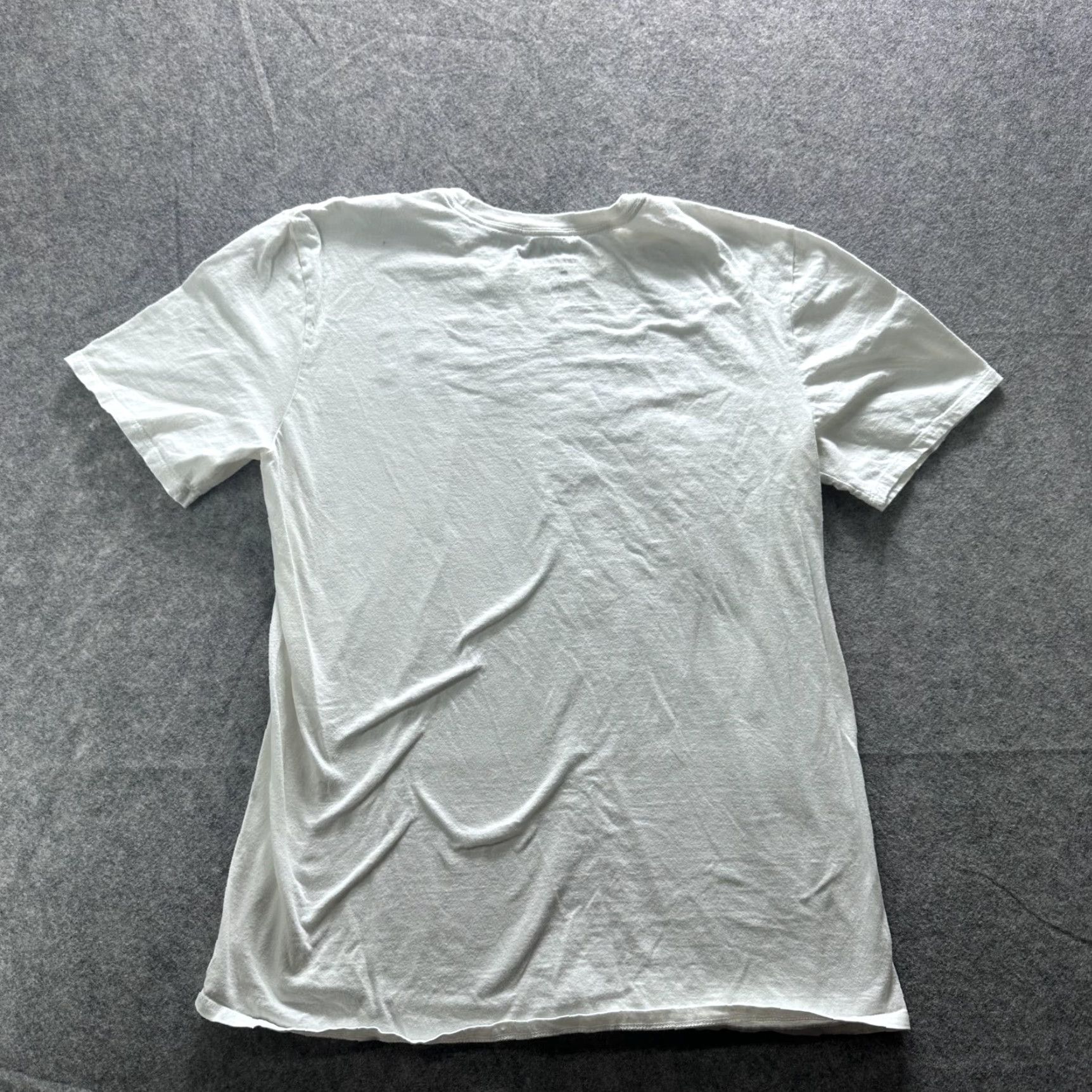 Nike Nike Shirt Mens L White Football Graphic Tee Tagless Crewneck Athletic Cotton Size US L / EU 52-54 / 3 - 6 Thumbnail
