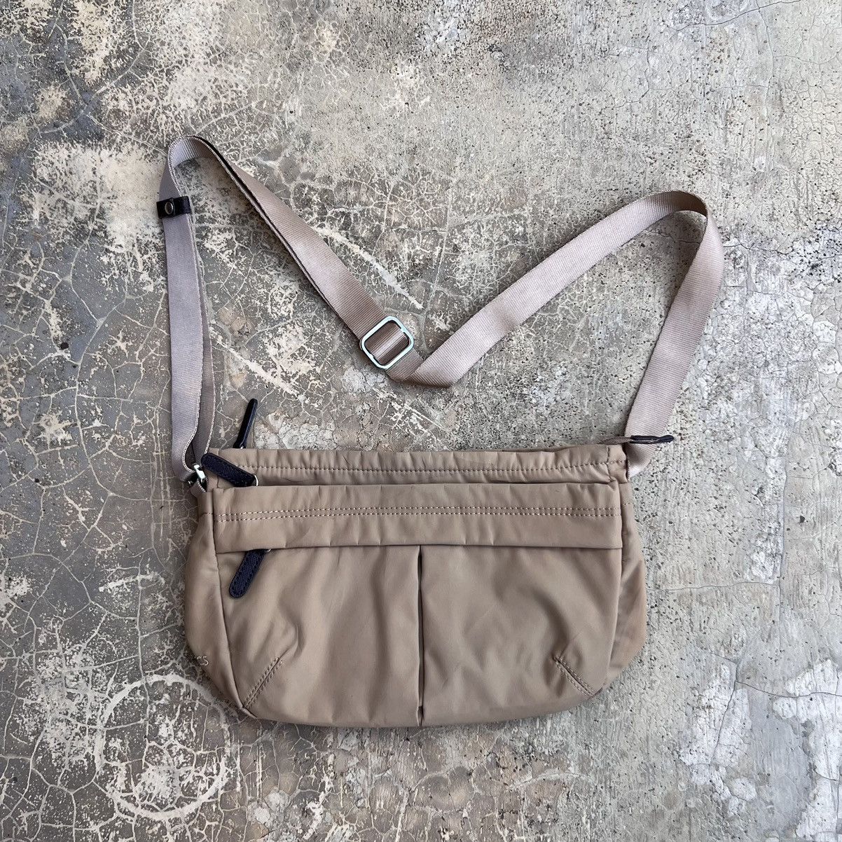 Yohji Yamamoto Y’saccs Yohji Yamamoto Taffeta Shoulder Bag Size ONE SIZE - 2 Thumbnail