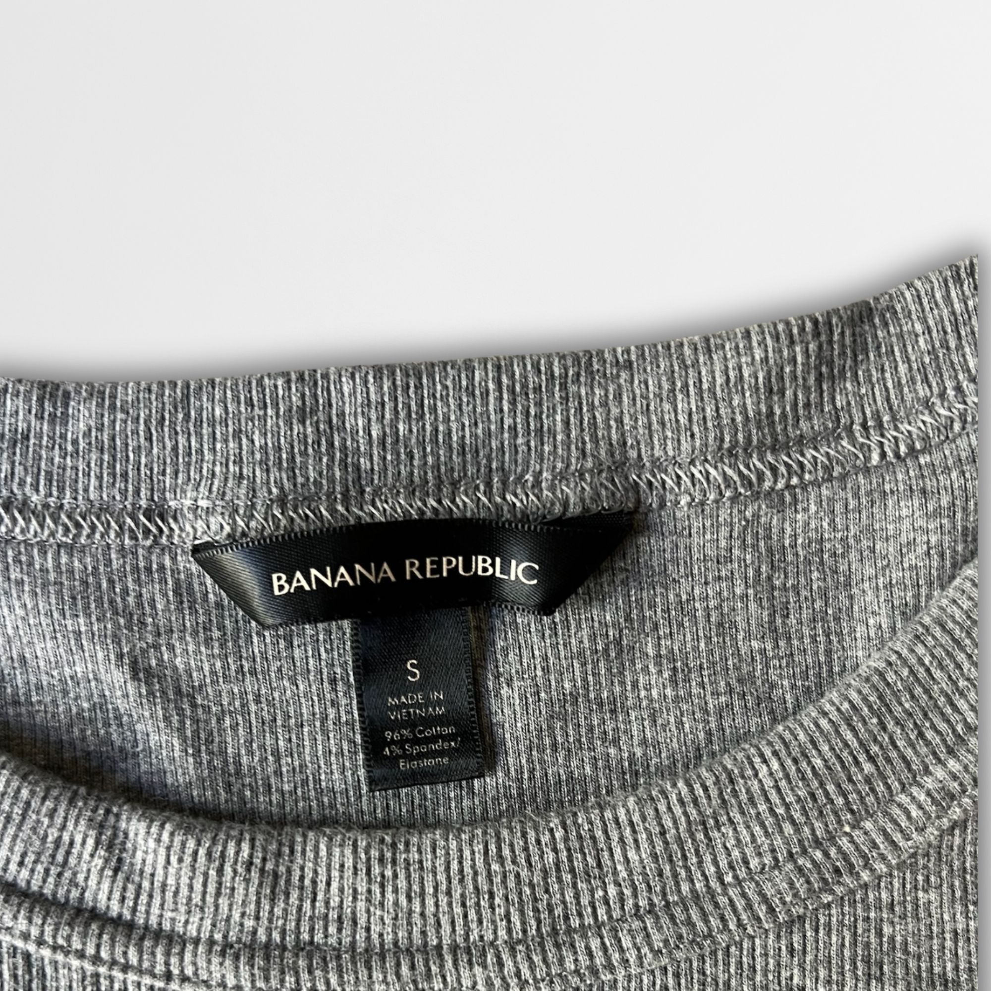 Banana Republic Banana Republic Gray Crew Neck Sweater Women’s Size S Size S / US 4 / IT 40 - 4 Thumbnail
