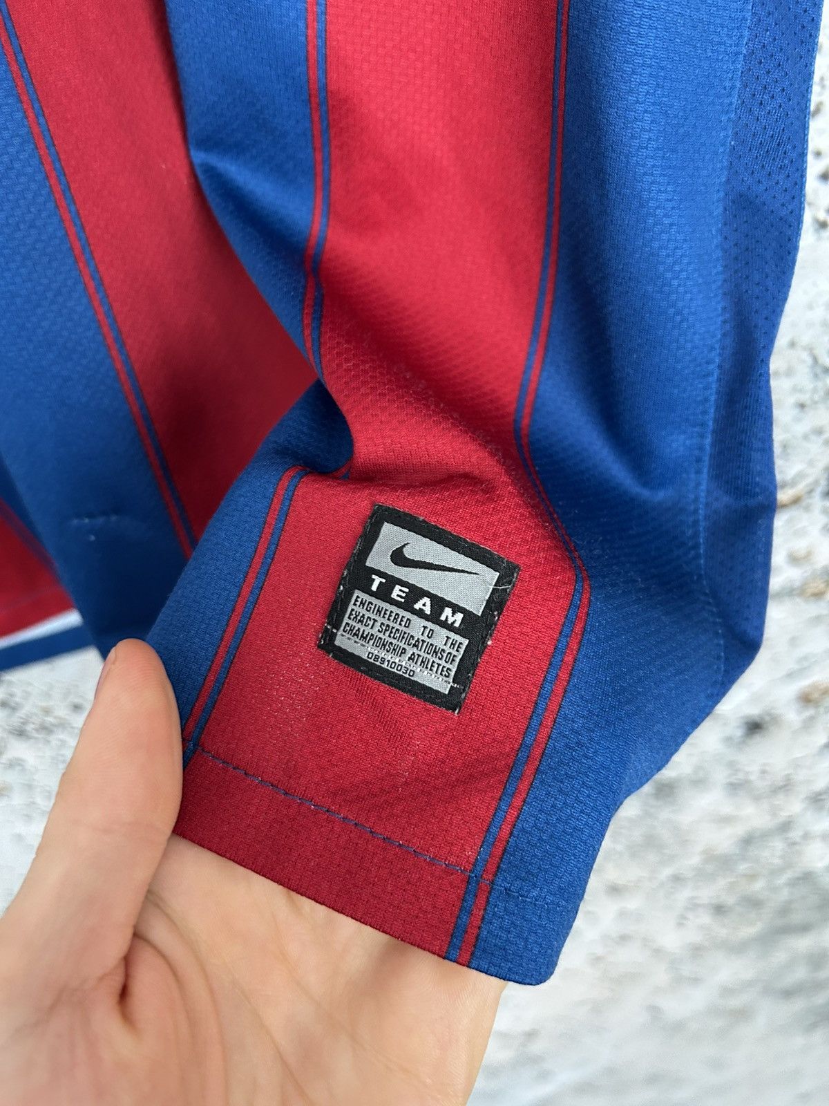 Nike FC Barcelona Pique #3 Nike Soccer Jersey Rare Football Sport Size US M / EU 48-50 / 2 - 7 Thumbnail