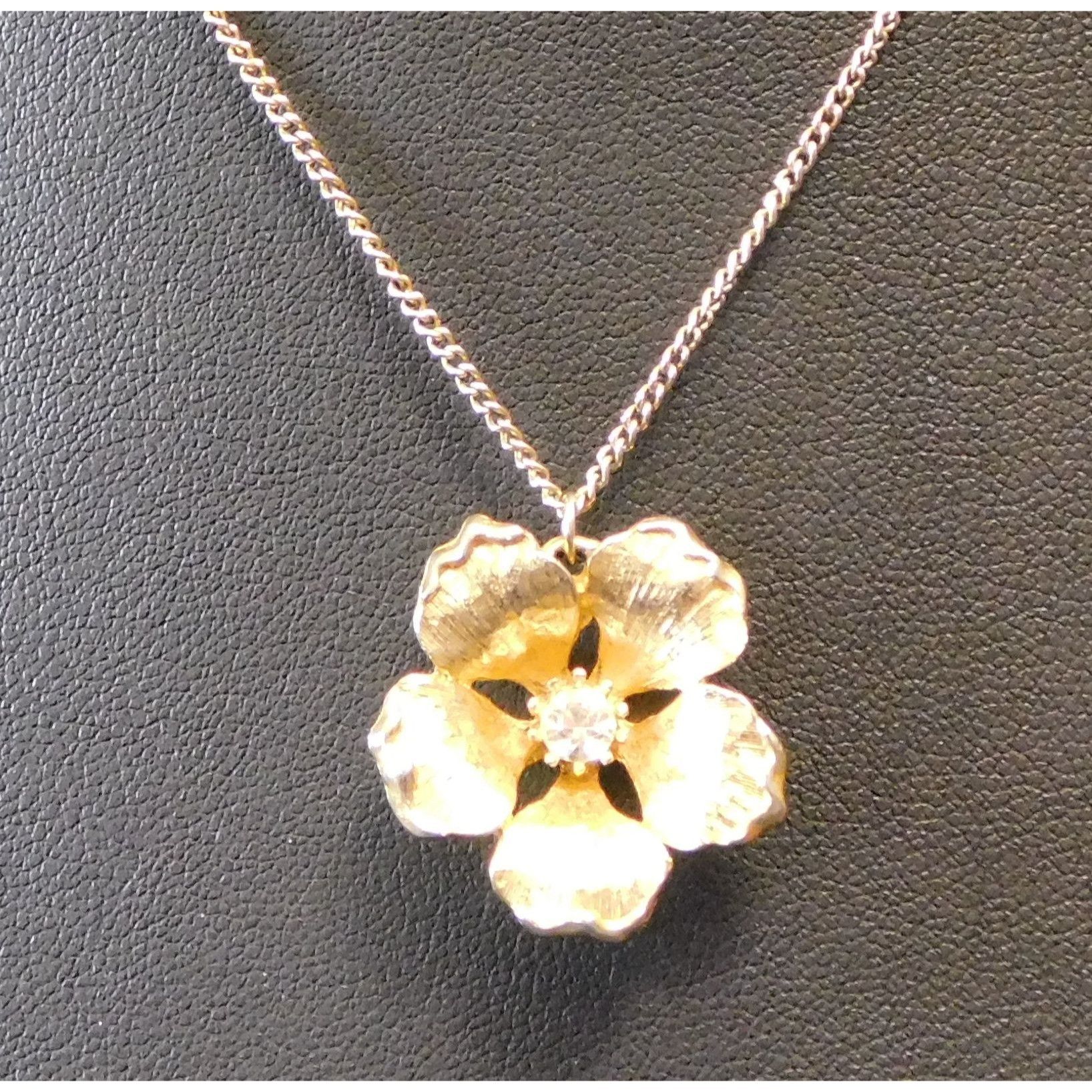 Other Elegant Fairycore Gold Tone Flower Pendant Necklace Size ONE SIZE - 2 Thumbnail