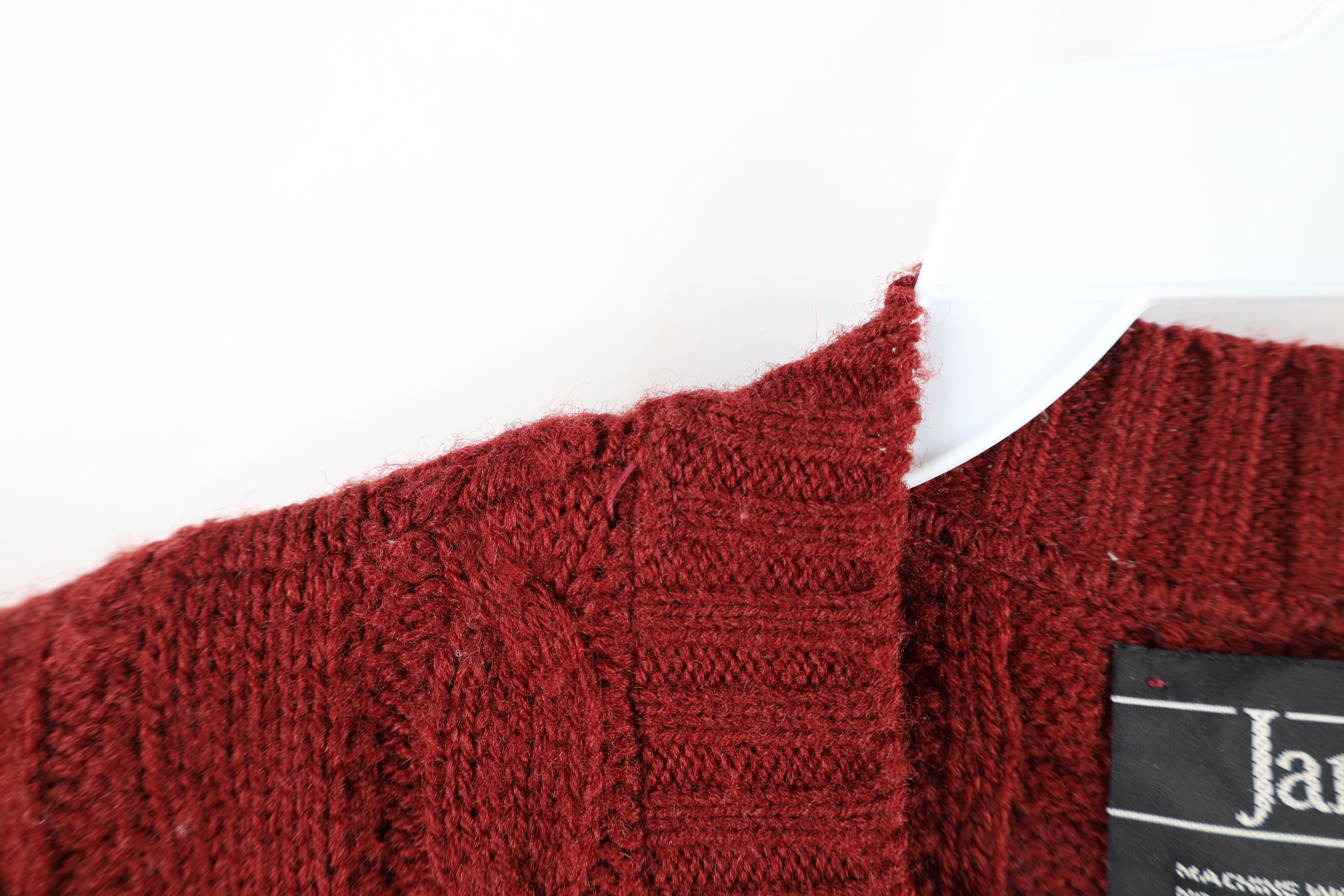 Vintage Vintage 60s 70s Streetwear Knit V-Neck Sweater Vest Red USA Size US L / EU 52-54 / 3 - 5 Thumbnail