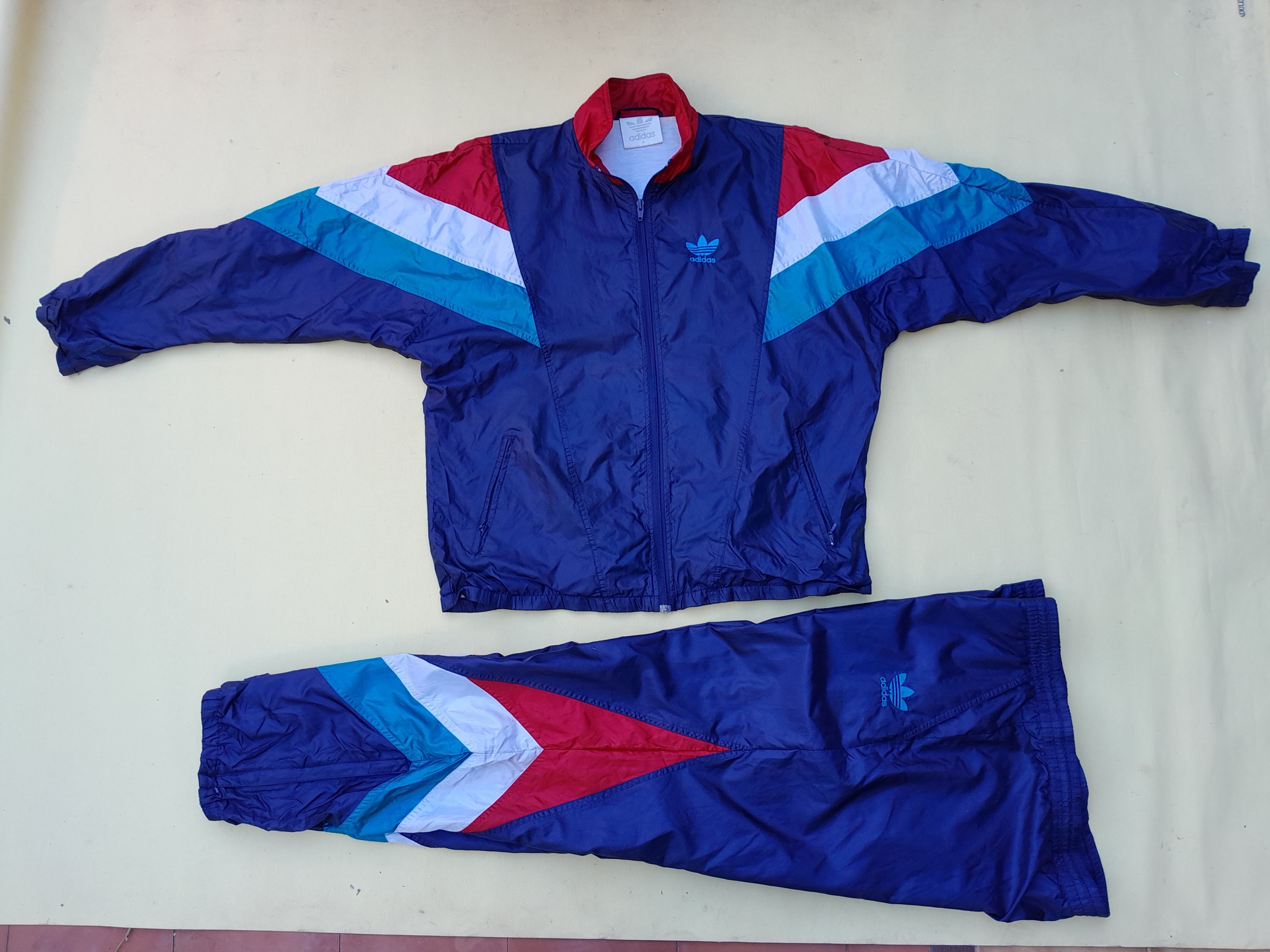Adidas Vintage Adidas Tracksuit Mens M Navy 90s Nylon Windbreaker Size US M / EU 48-50 / 2 - 1 Thumbnail