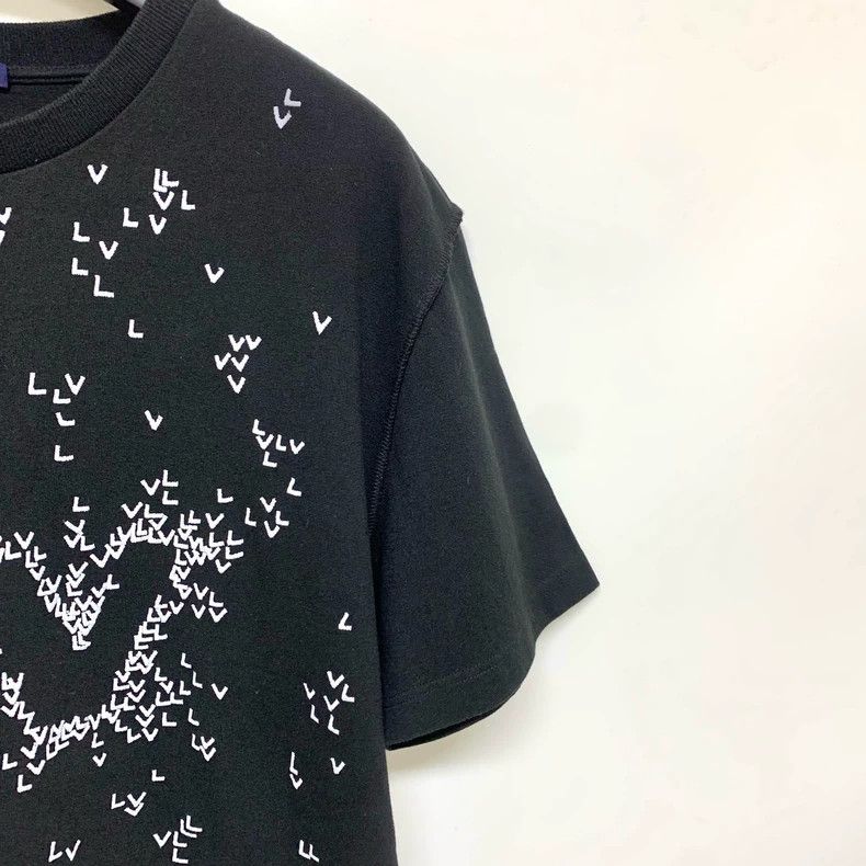Louis Vuitton Louis Vuitton Black full print small plane short sleeve Size US XL / EU 56 / 4 - 6 Thumbnail