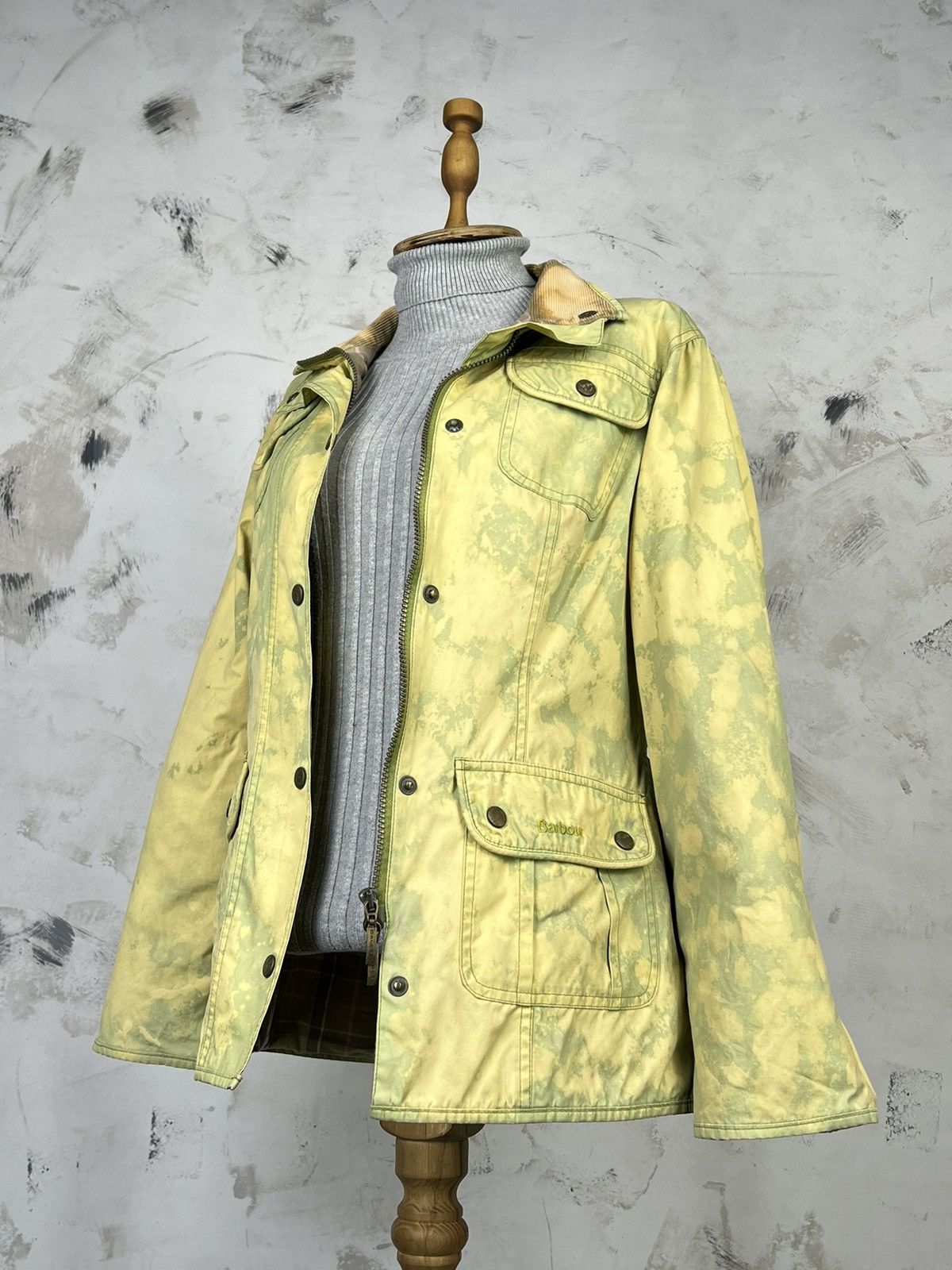 Barbour Vintage Barbour Waxed Custom Jacket Yellow Camo Size 6 S - M Size M / US 6-8 / IT 42-44 - 1 Thumbnail