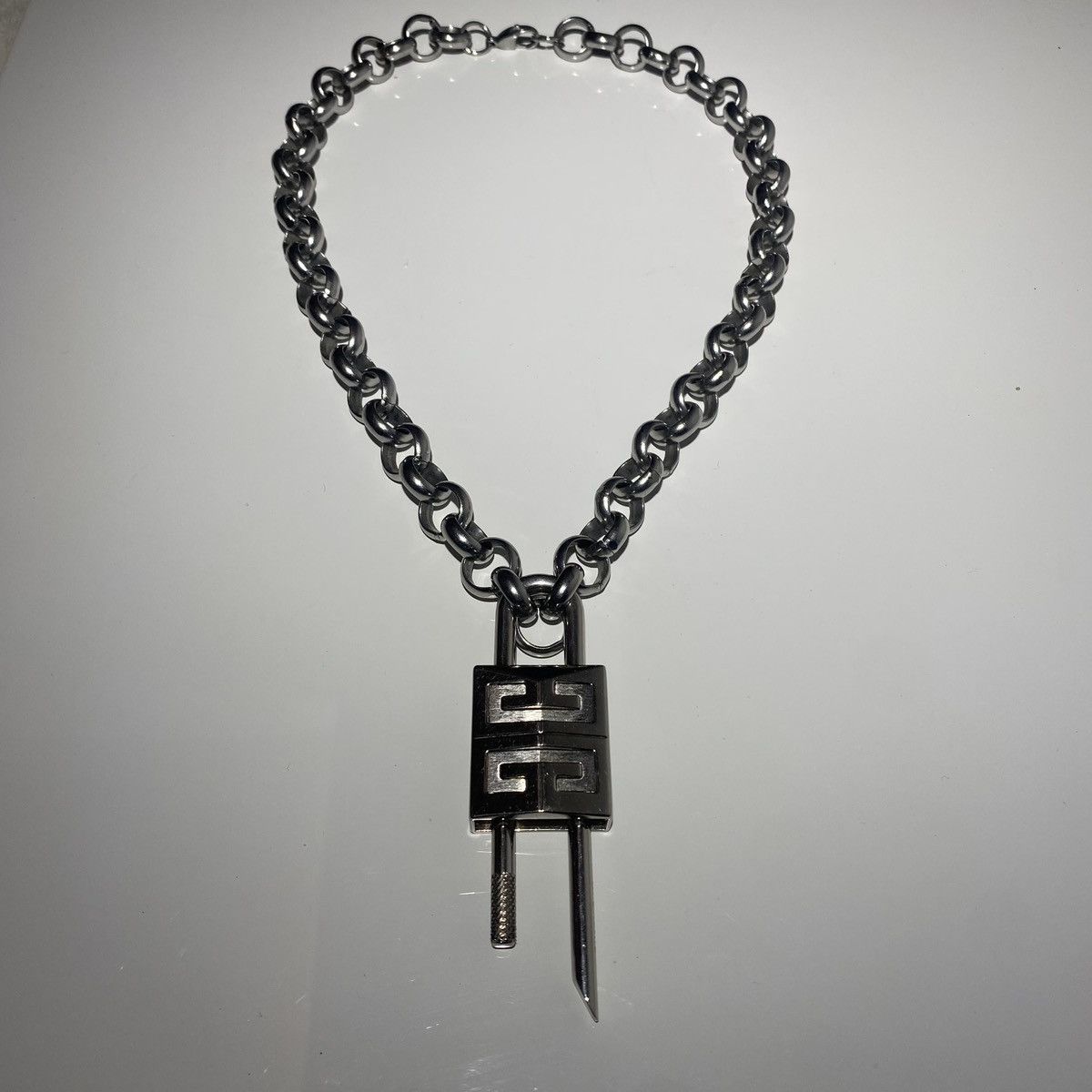 Givenchy Givenchy X MMW FW21 Large Padlock Necklace Chain Size ONE SIZE - 3 Thumbnail