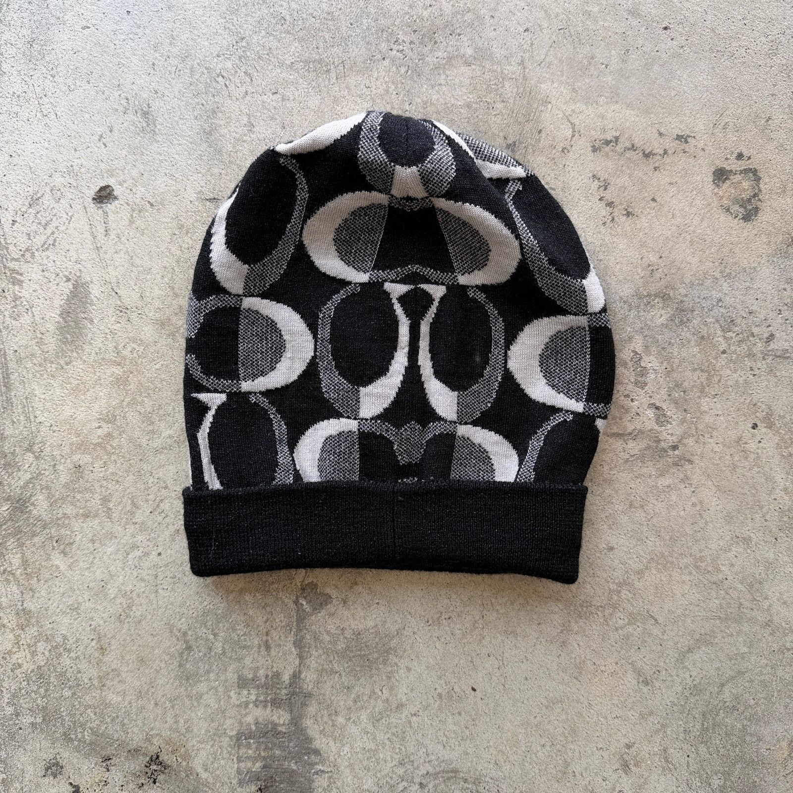 Coach Coach Signature Logo Knit Beanie Hat Black and White O/S Size ONE SIZE - 2 Thumbnail