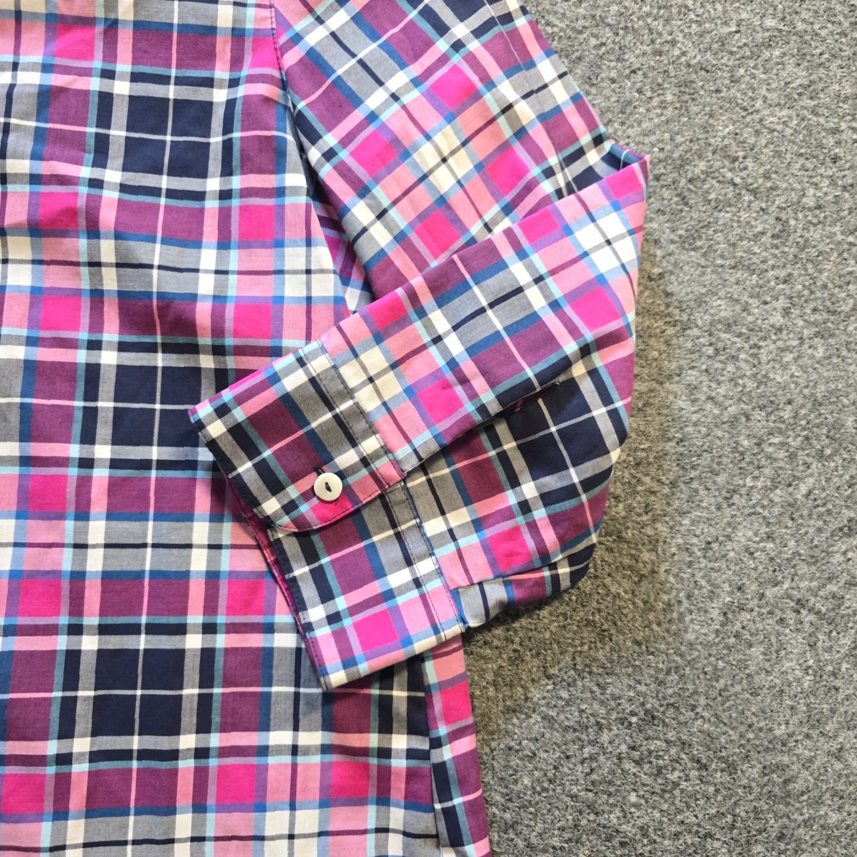 Vintage Foxcroft Top Pink Plaid Button Long Sleeve Wrinkle Free 8 Womens Blouse Casual Career Home Office Shirt Size M / US 6-8 / IT 42-44 - 4 Thumbnail