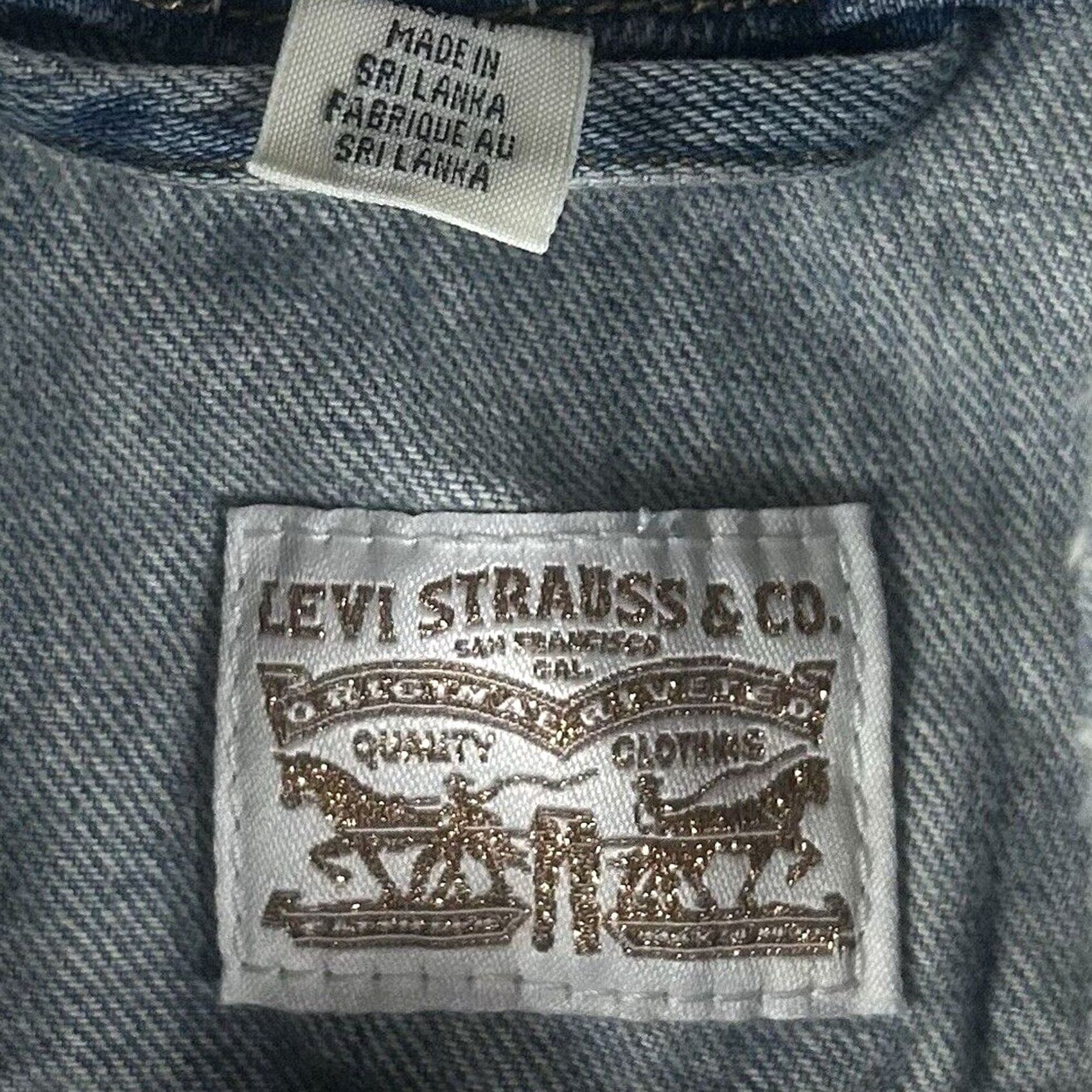 Levi's VINTAGE Levi's Trucker Vest Shirt Women XS Denim Blue Distressed Button-Up 90s Cowboy Hipster Retro Short Sleeveless Jacket U.S. Size XS / US 0-2 / IT 36-38 - 2 Thumbnail