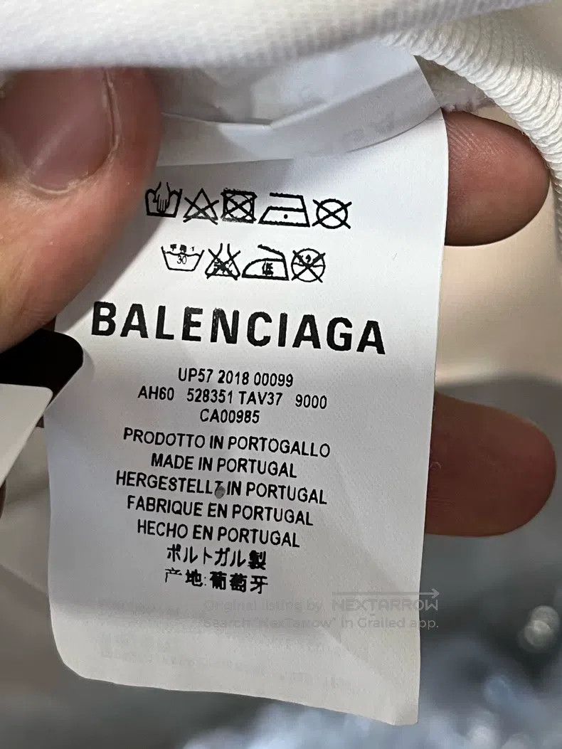 Balenciaga Balenciaga White Alphabet Logo Hoodie Size US S / EU 44-46 / 1 - 8 Thumbnail