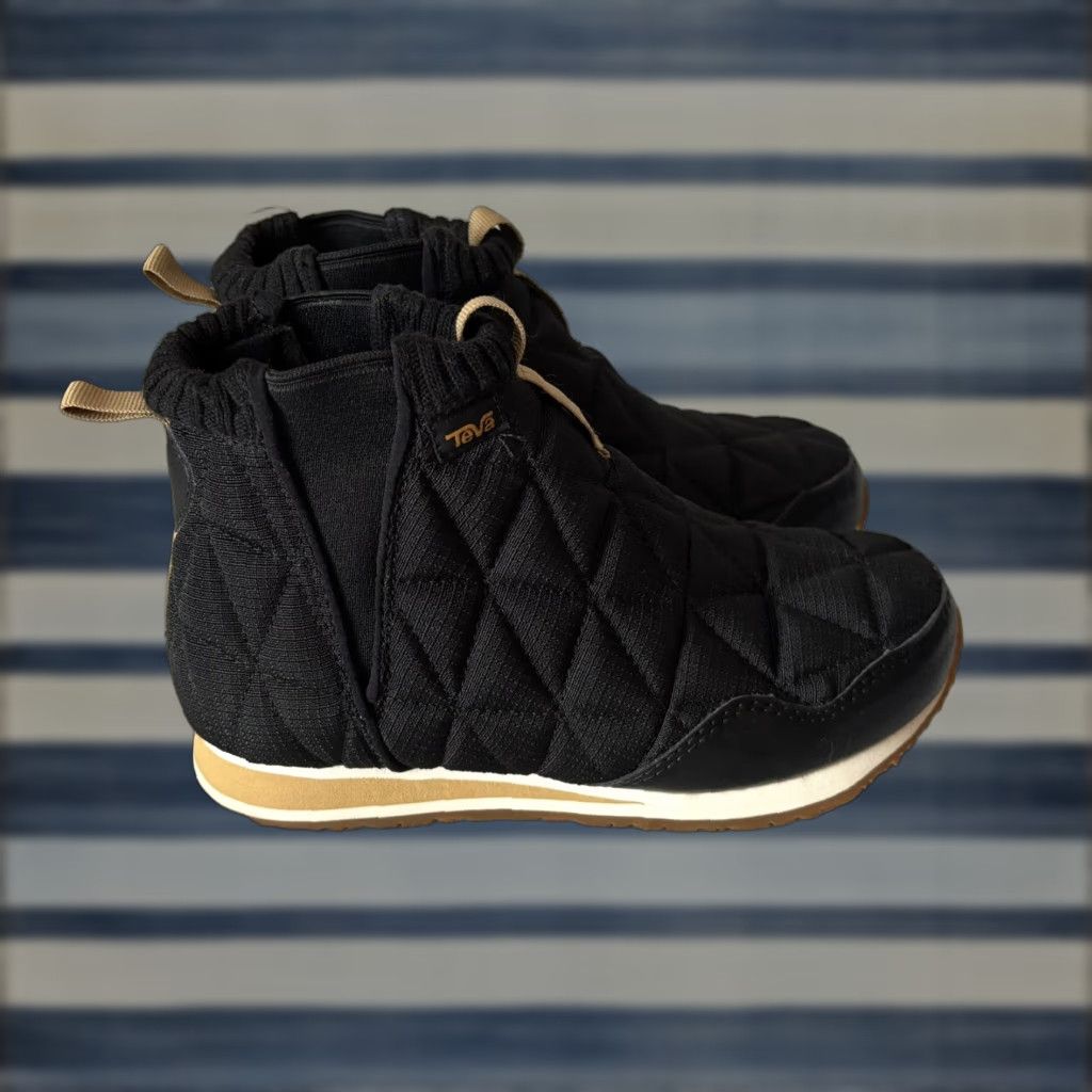 Teva Teva ReEmber Mid Slip On Black Casual Travel Quilted Booties Women’s Sz 6 Boots Size US 6 / IT 36 - 1 Thumbnail