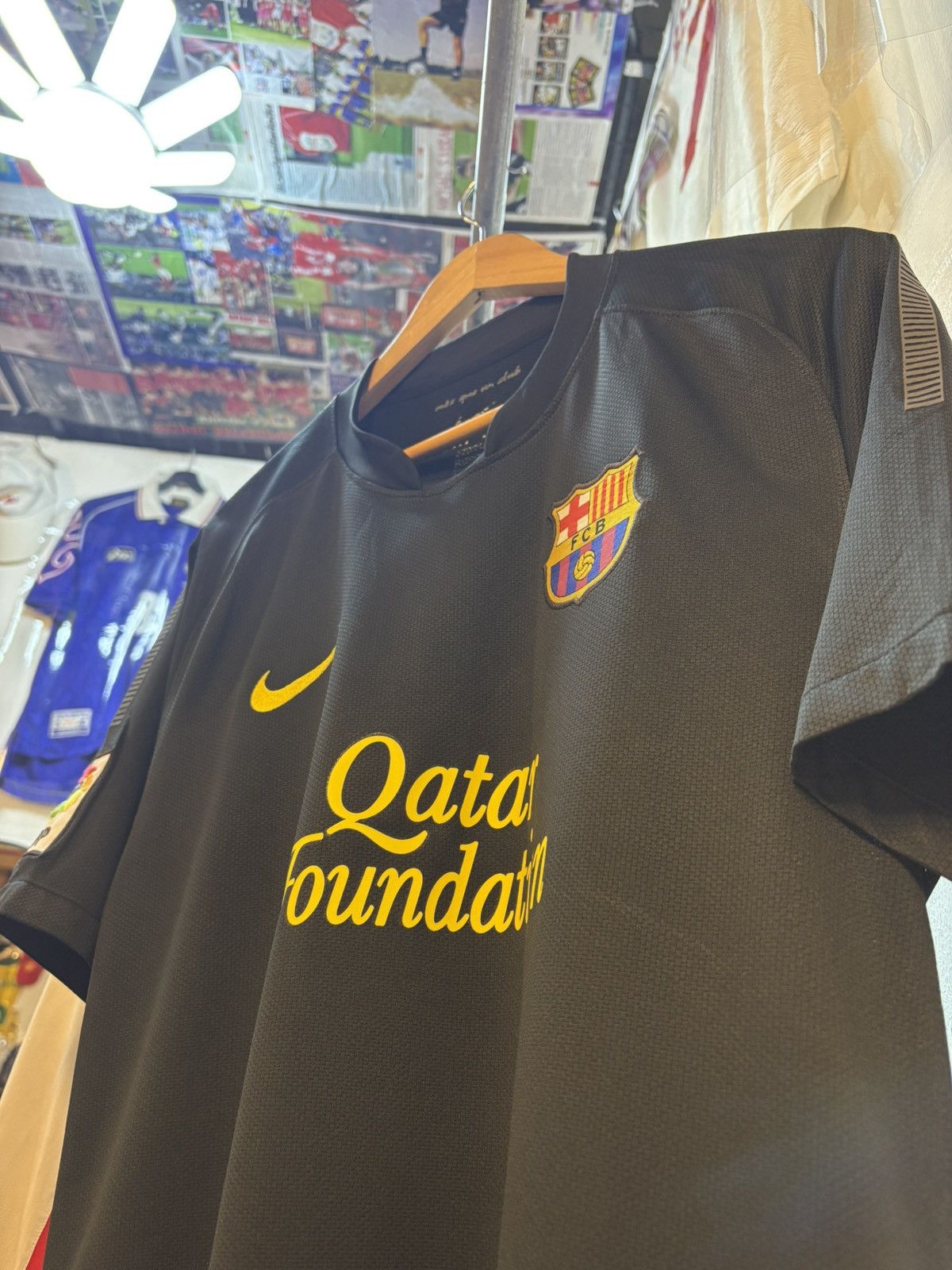 Nike 2011-2012 FC Barcelona Away Kit MESSI 10 Size US L / EU 52-54 / 3 - 2 Thumbnail