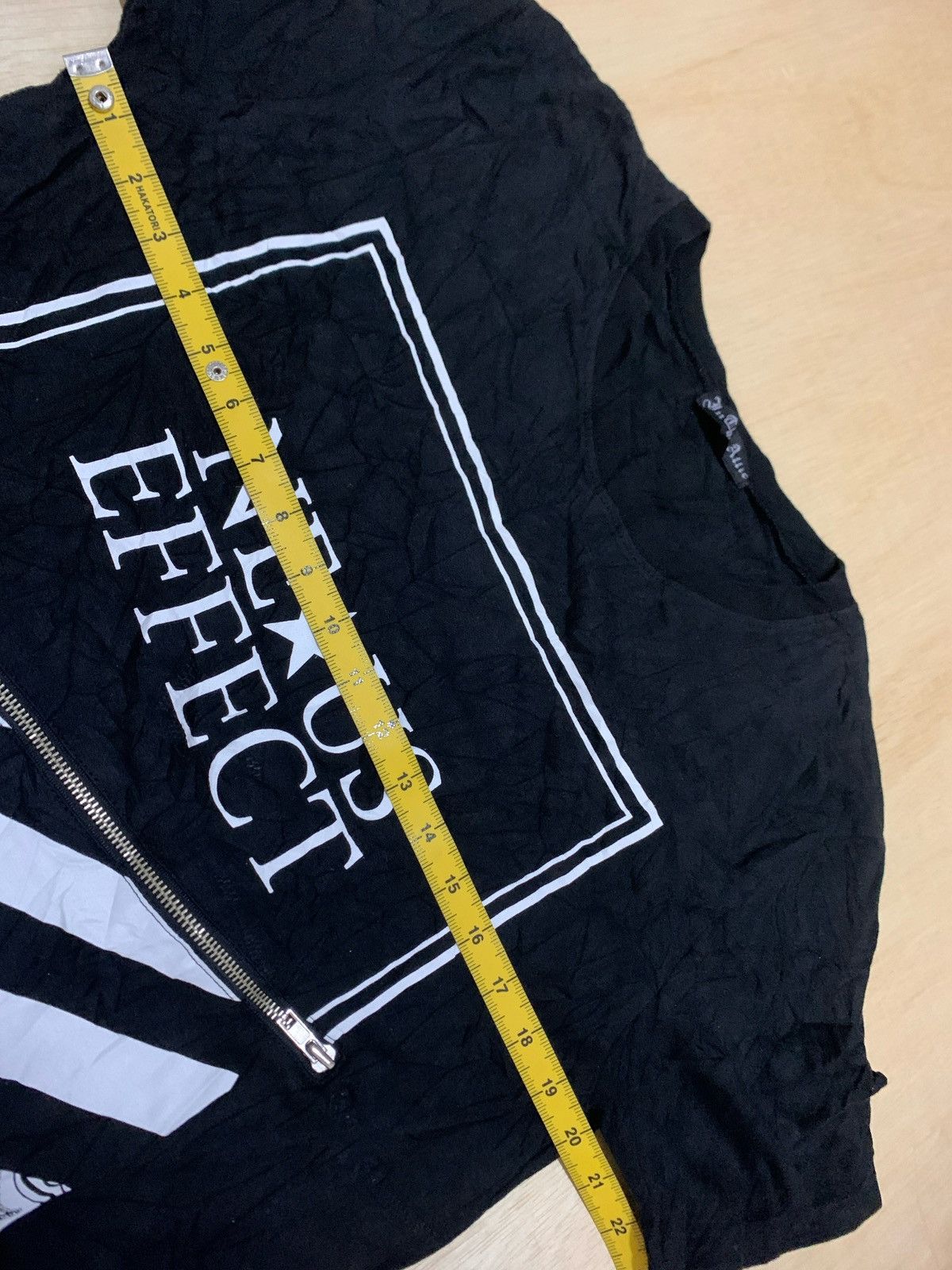 20471120 × In The Attic × Japanese Brand In the Attic Neus Effect Zipper Tshirt Size US L / EU 52-54 / 3 - 11 Thumbnail